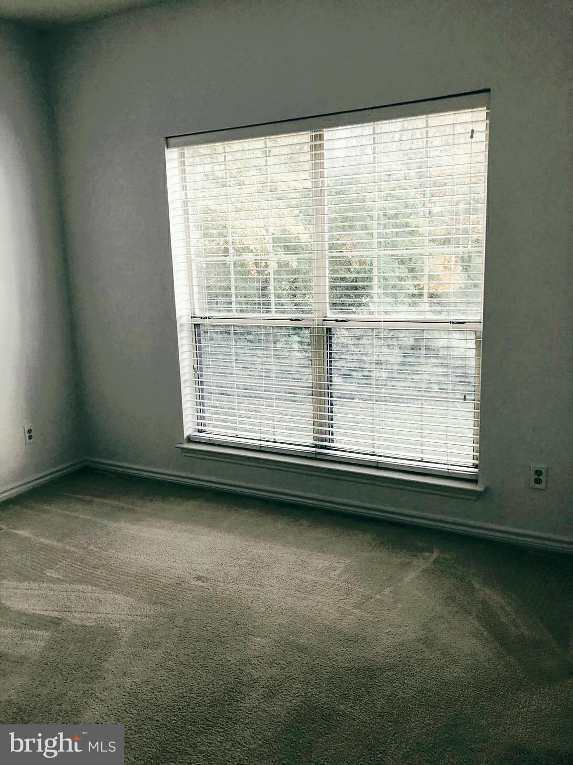 PENDERBROOK SQUARE CONDOMINIUMS - Residential Lease