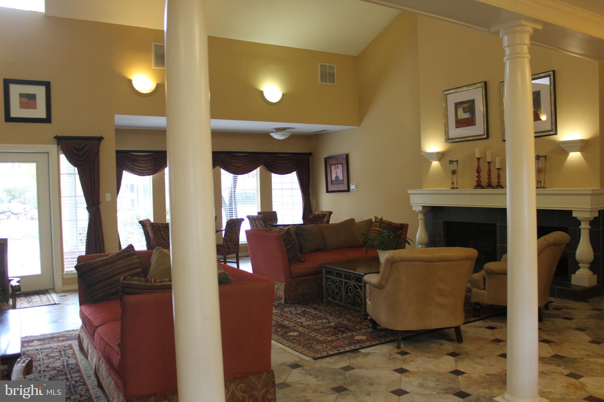 PENDERBROOK SQUARE CONDOMINIUMS - Residential Lease