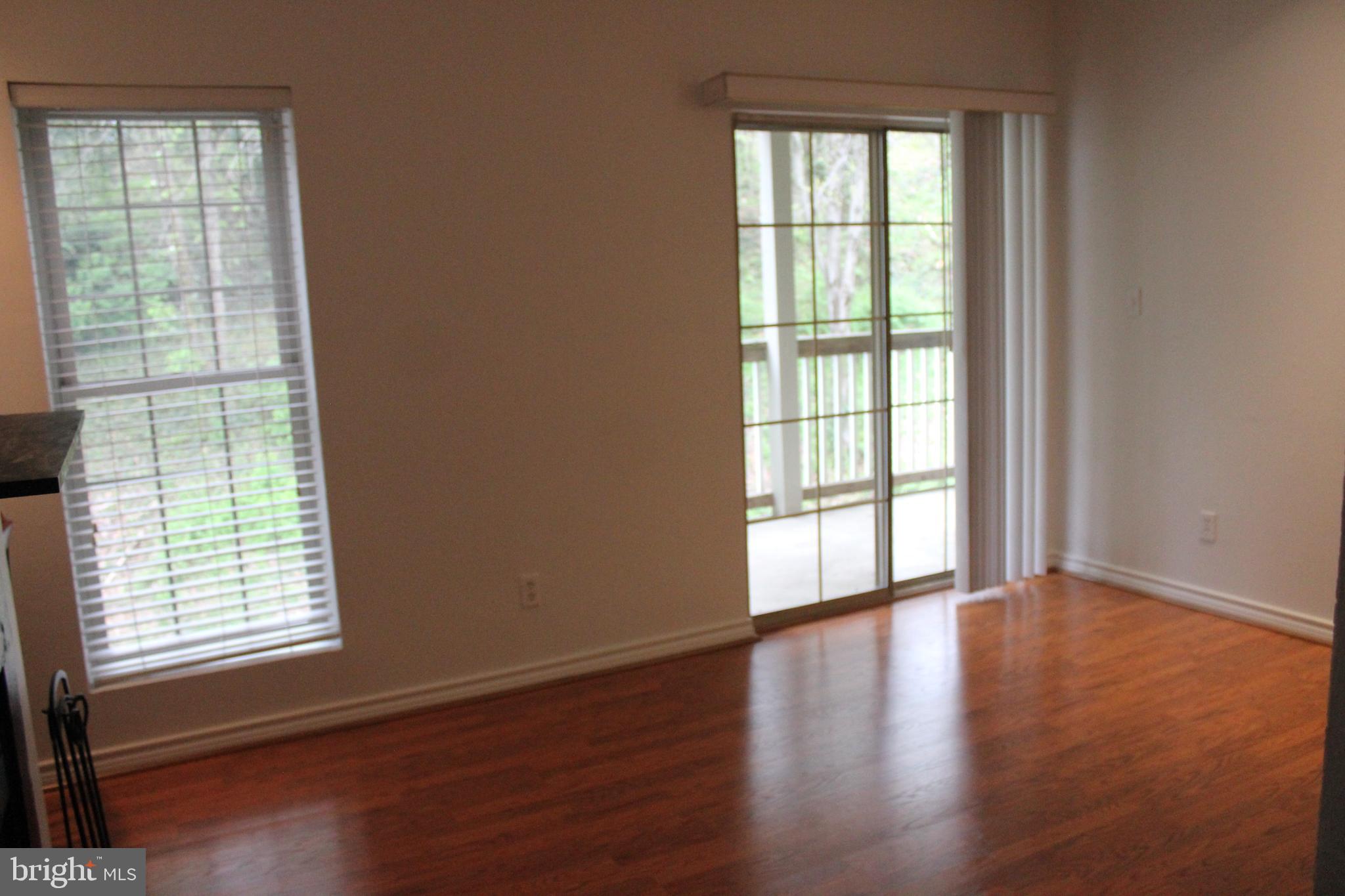 PENDERBROOK SQUARE CONDOMINIUMS - Residential Lease