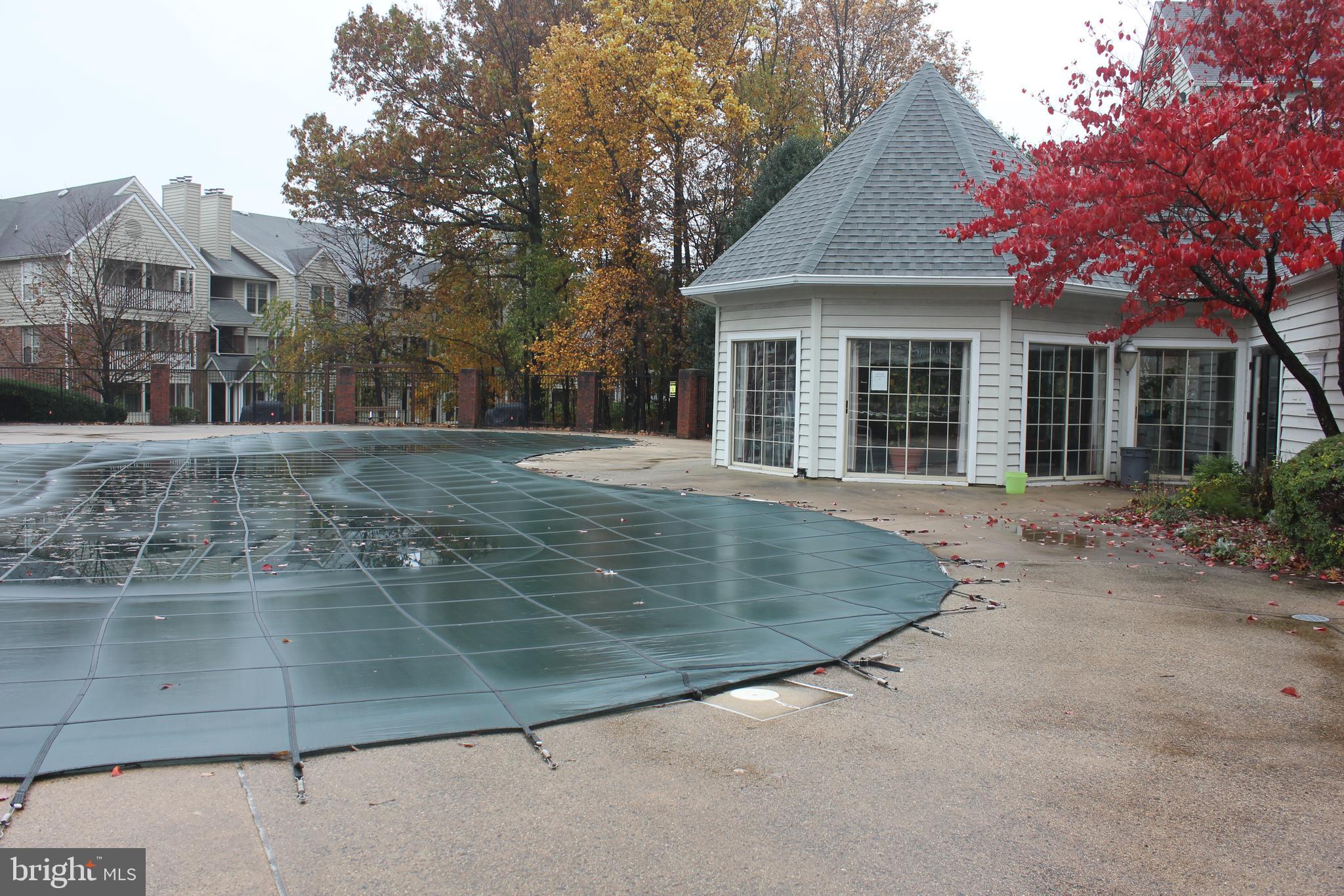 PENDERBROOK SQUARE CONDOMINIUMS - Residential Lease