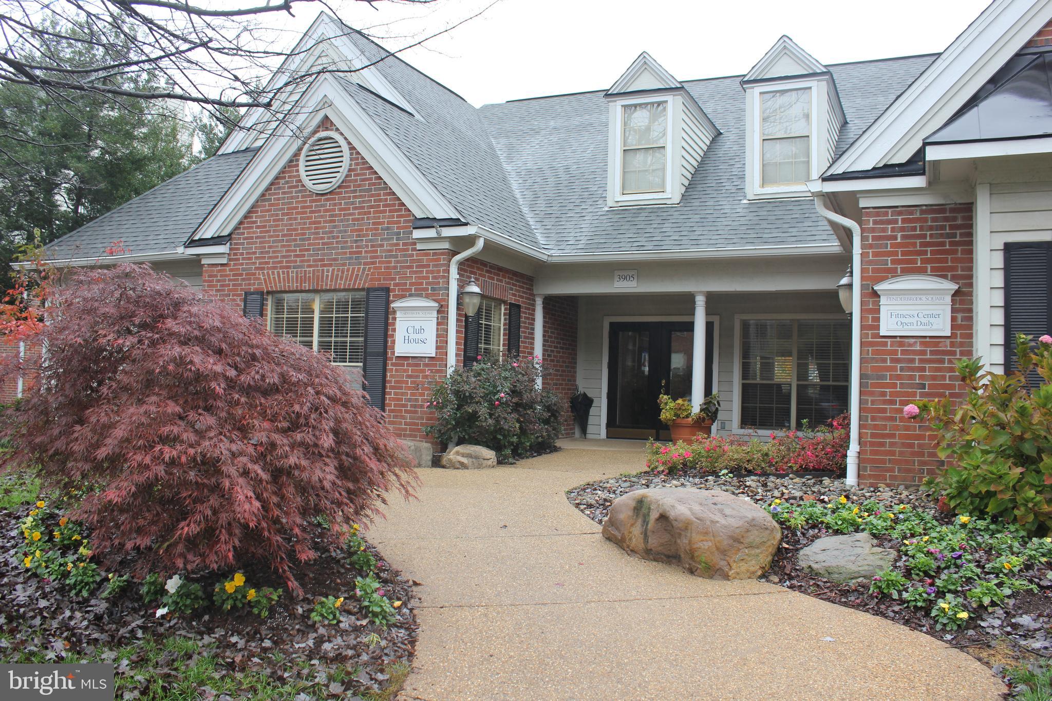 PENDERBROOK SQUARE CONDOMINIUMS - Residential Lease