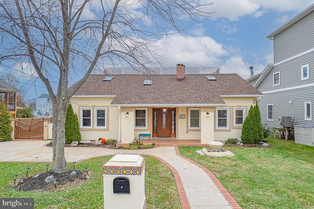 Photo of 4919 Mariners Drive, SHADY SIDE, MD 20764 (MLS # MDAA2133124)