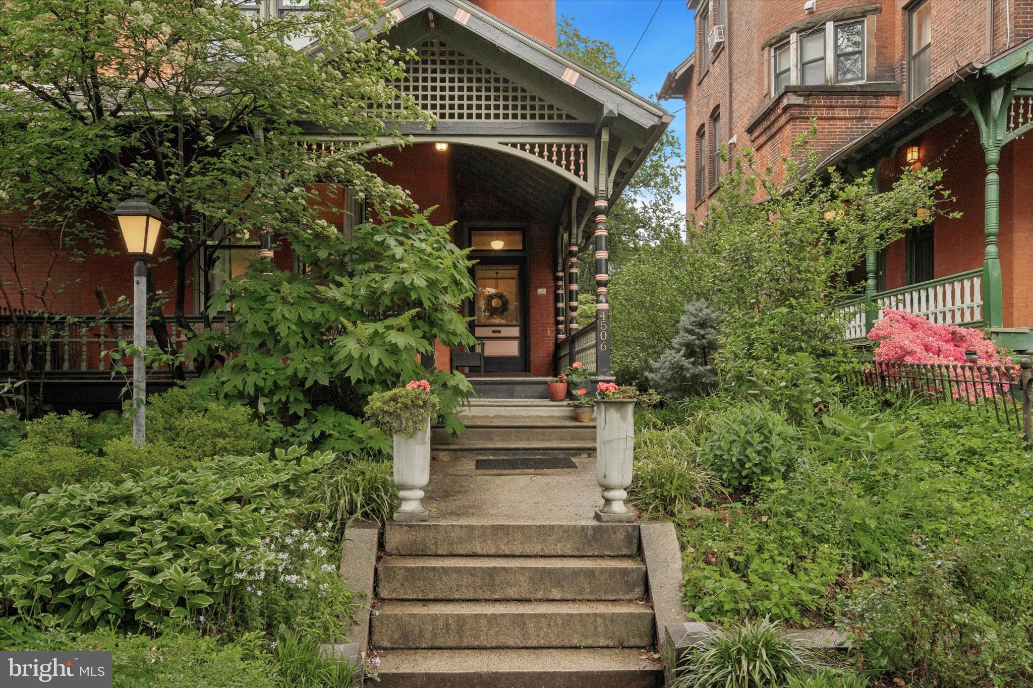 SPRUCE HILL - Residential