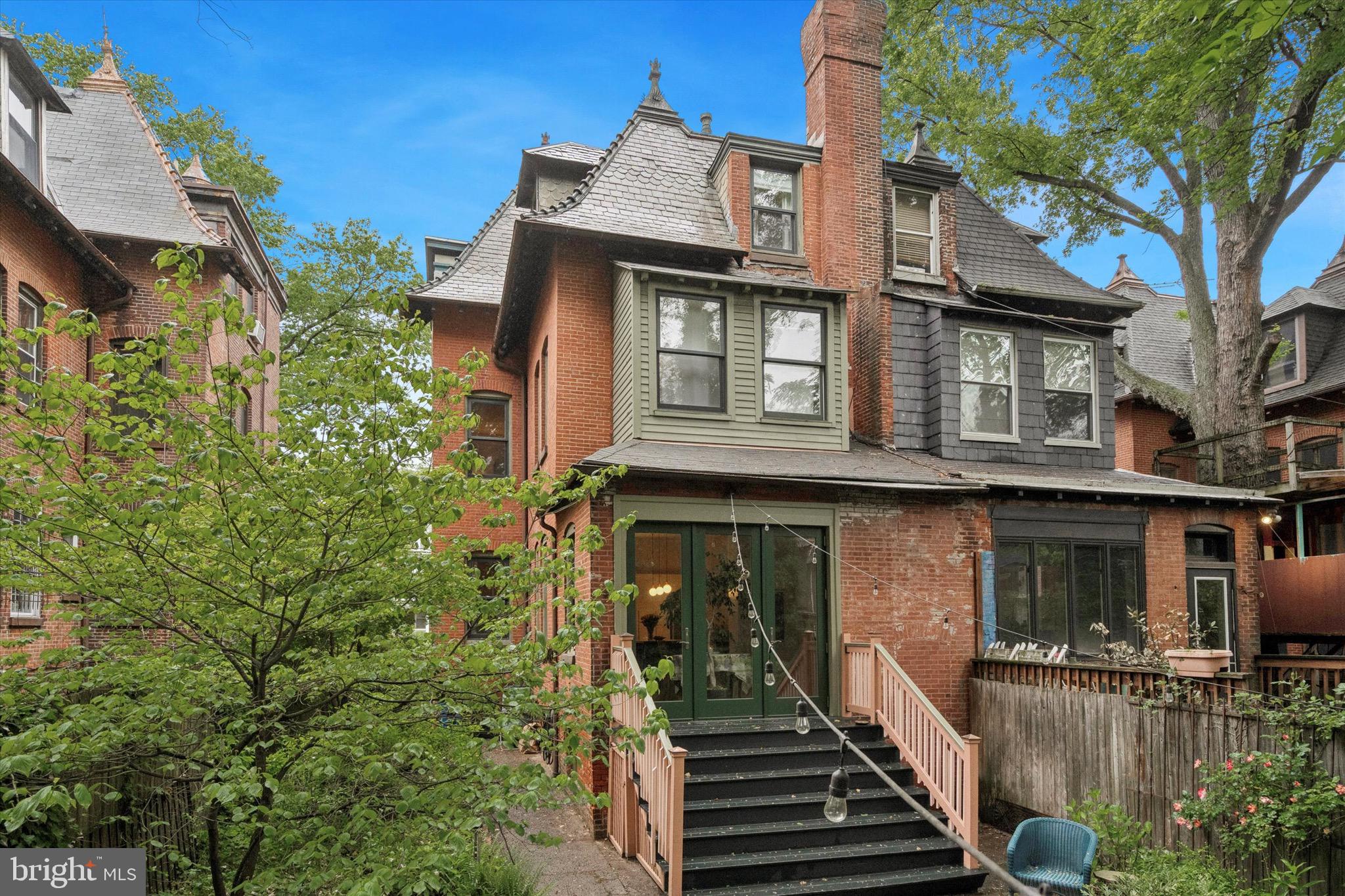 SPRUCE HILL - Residential