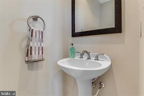 VALLEY STREAM ESTATES - Residential