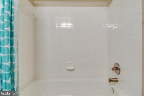 VALLEY STREAM ESTATES - Residential