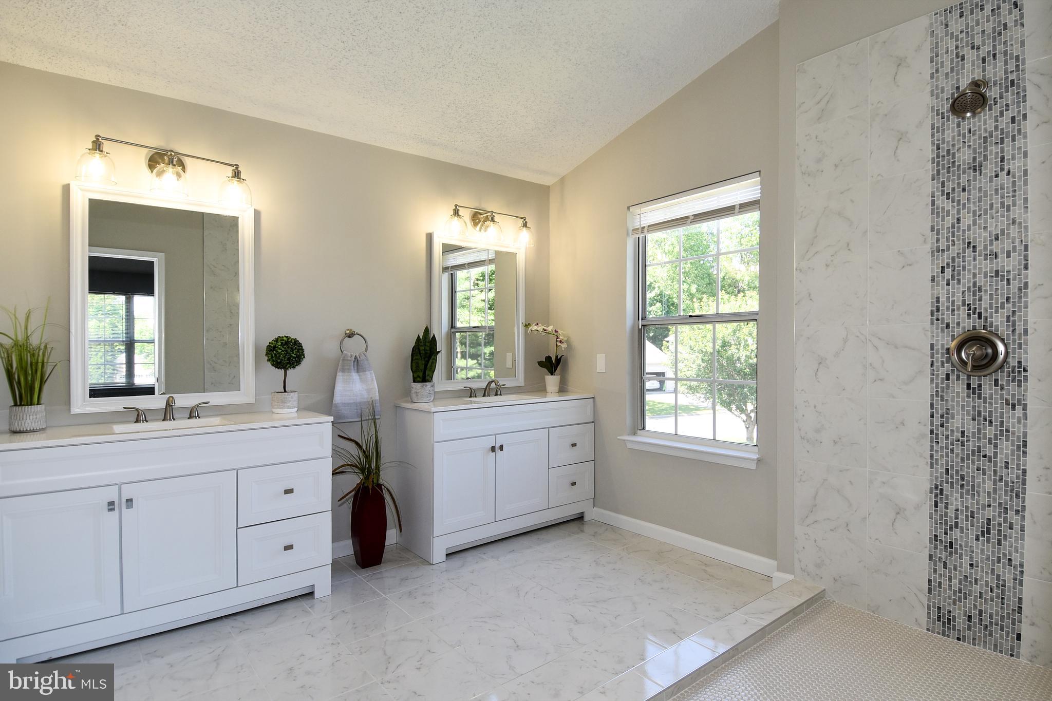 TWIN OAKS FARM - Residential