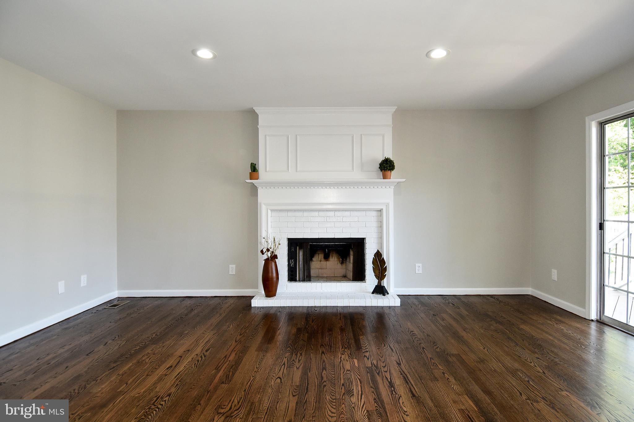 TWIN OAKS FARM - Residential