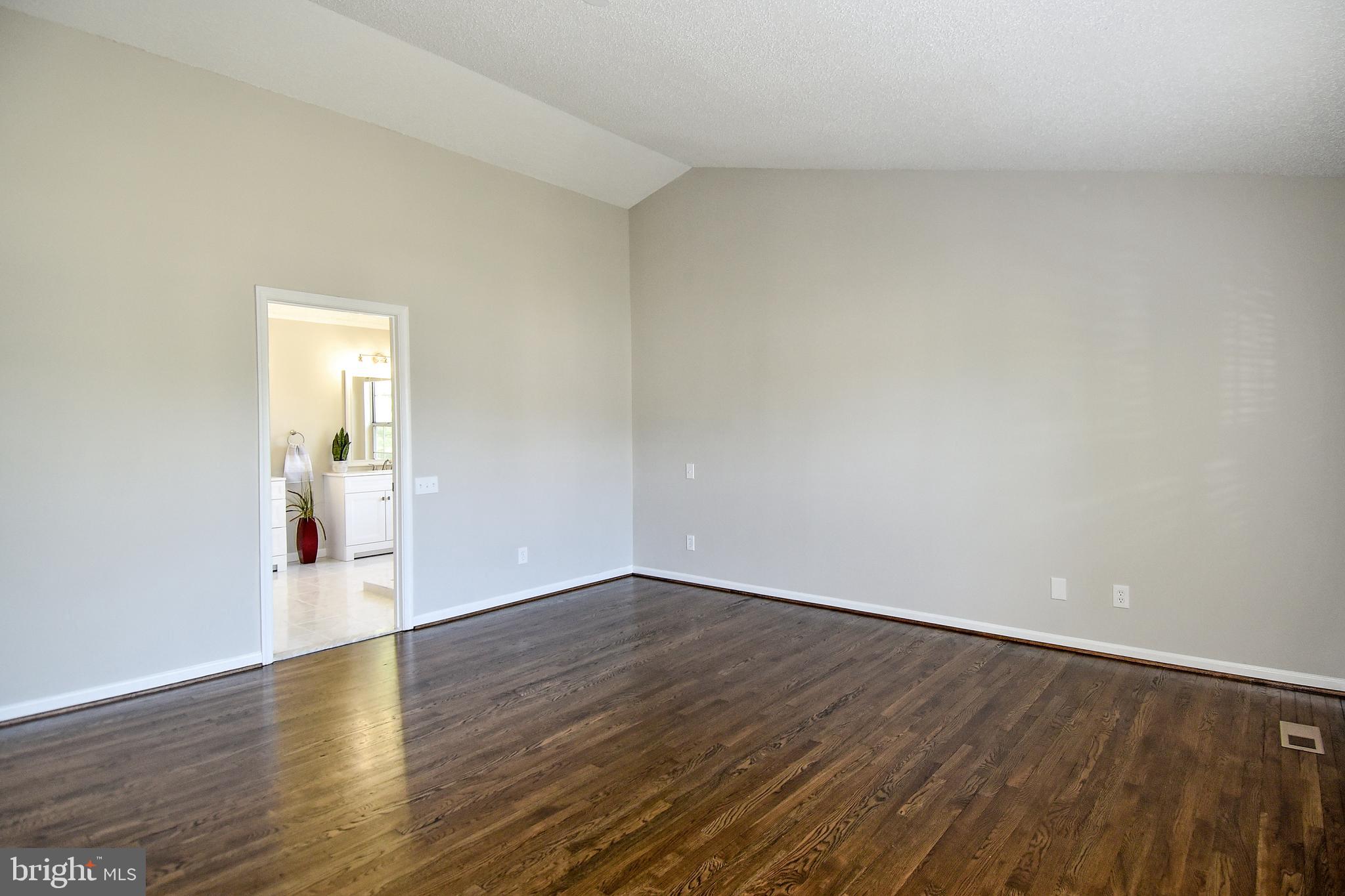 TWIN OAKS FARM - Residential