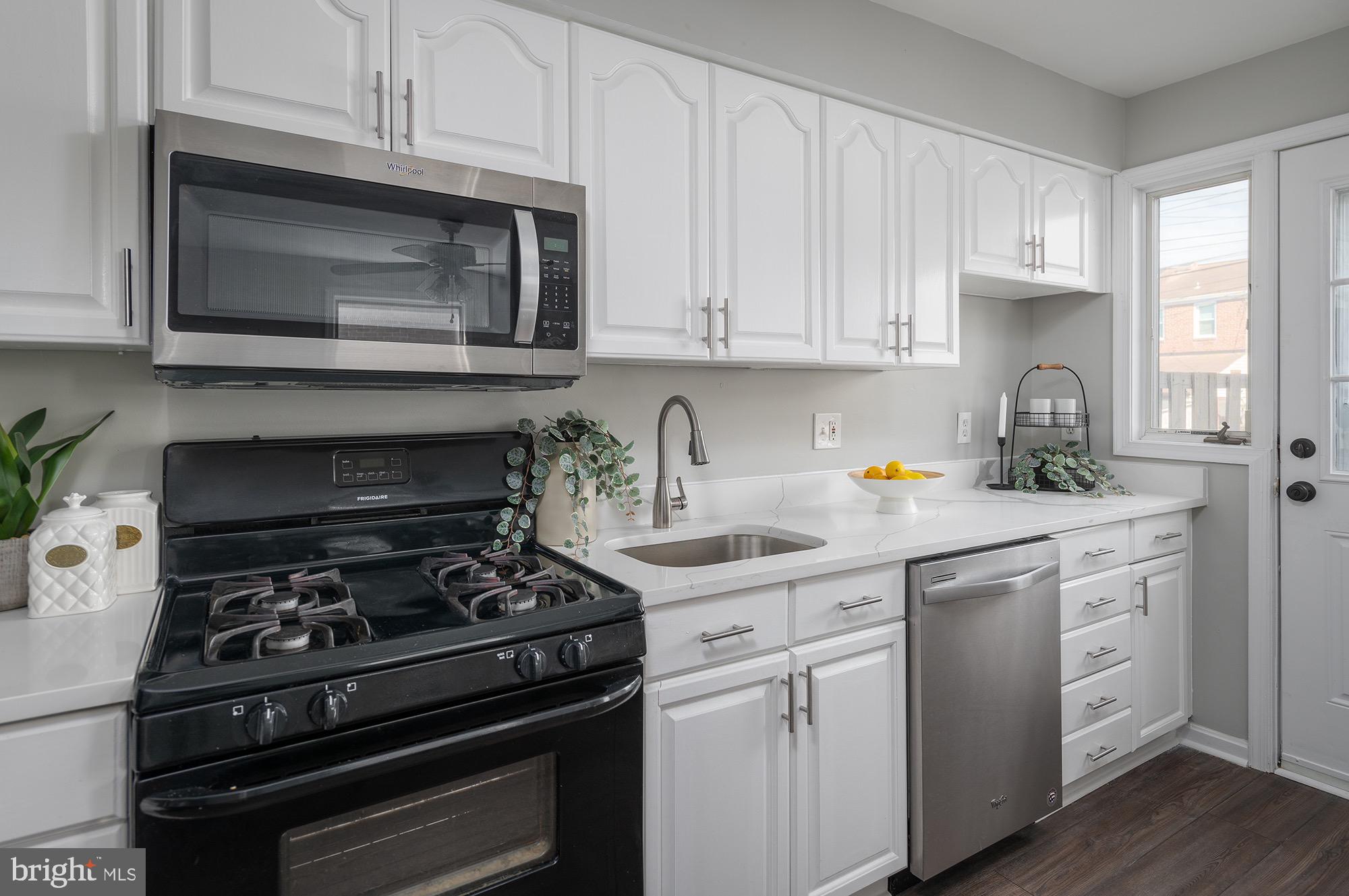 NORTH POINT VILLAGE - Residential