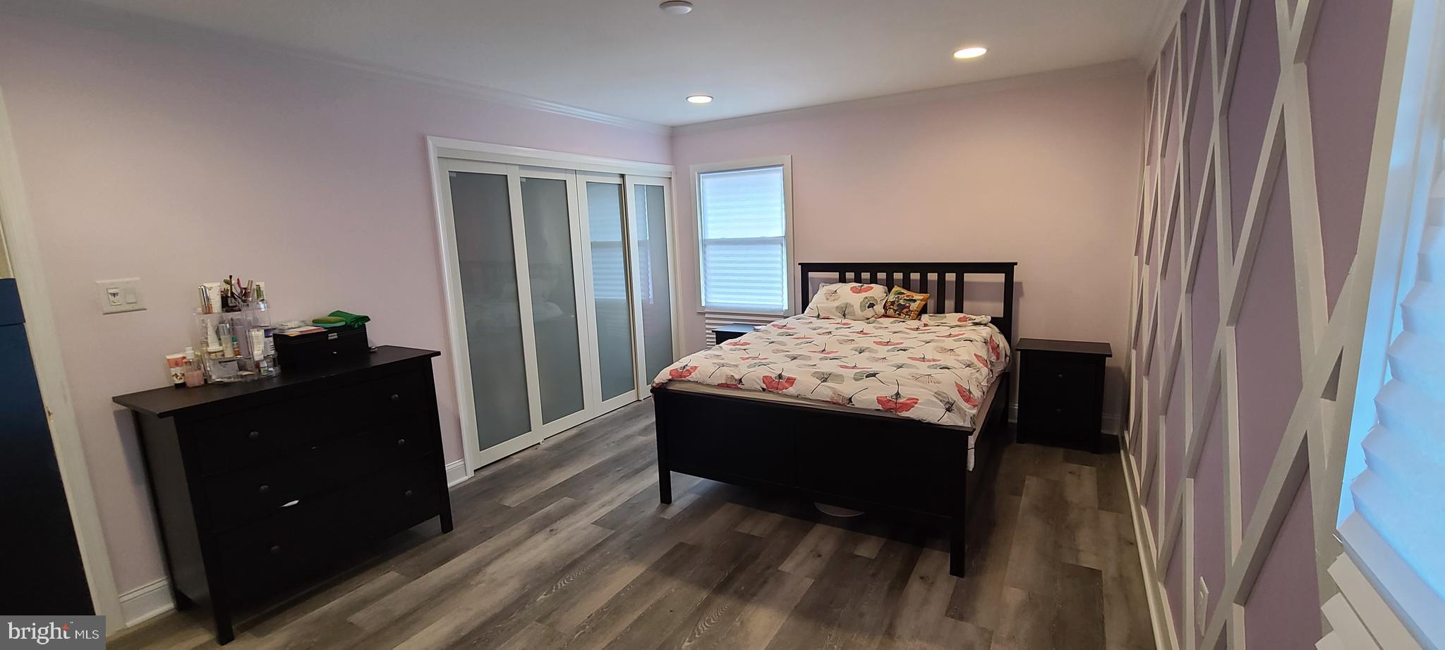 WHITE HALL - Residential