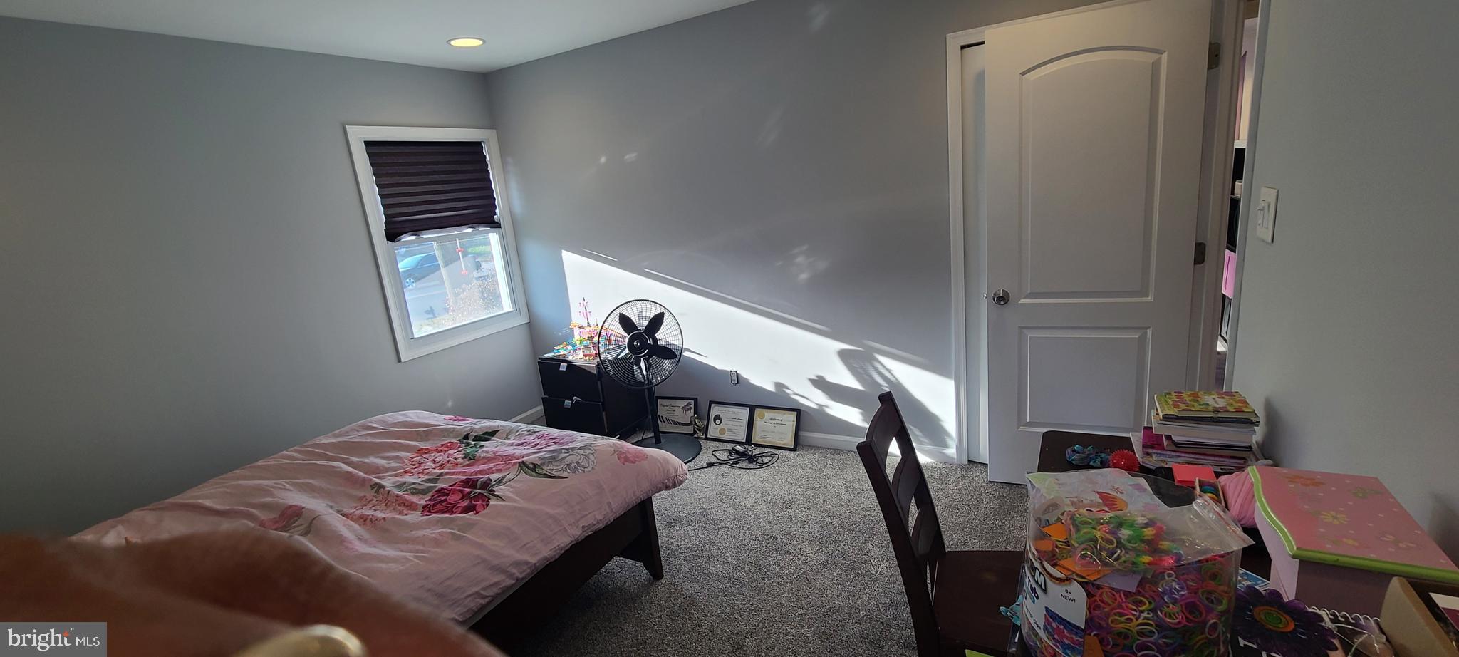 WHITE HALL - Residential