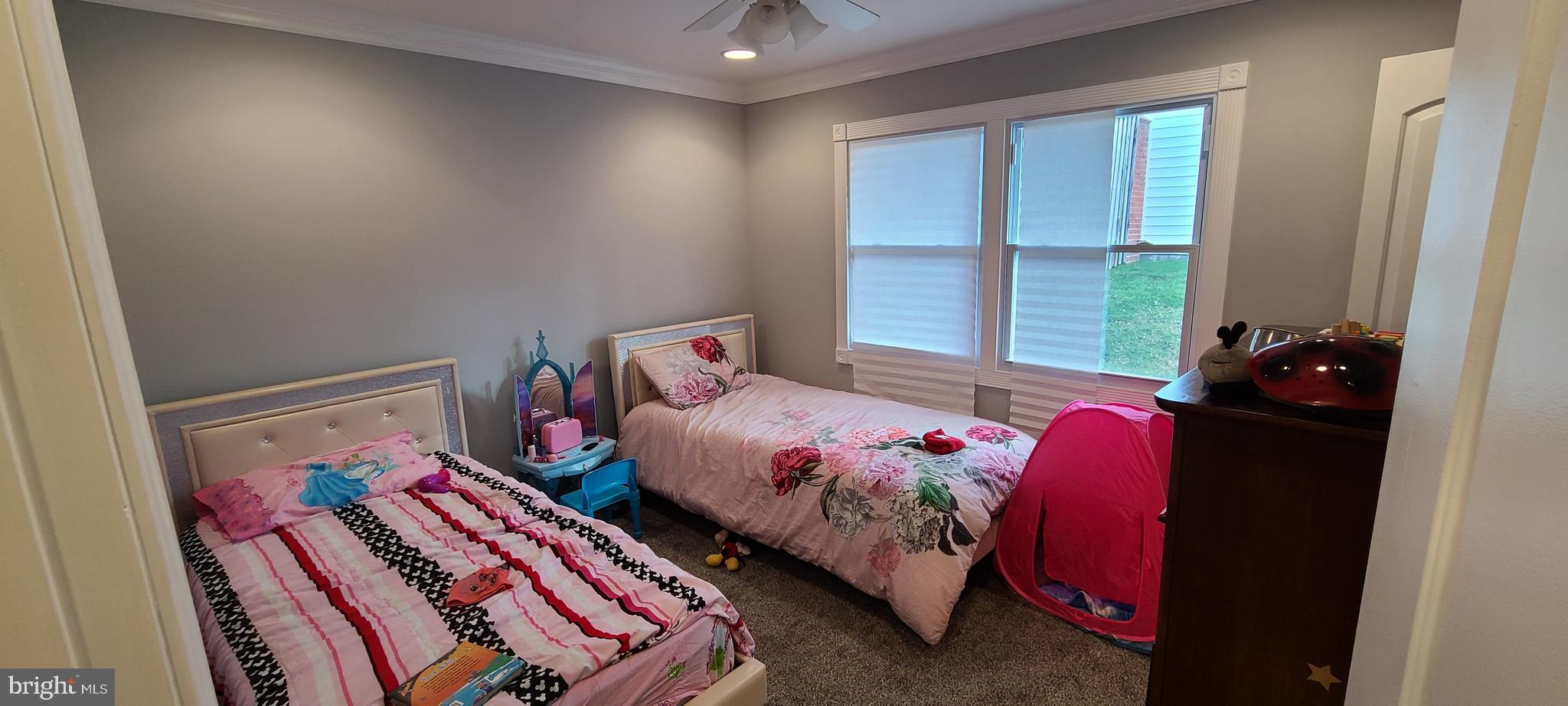 WHITE HALL - Residential