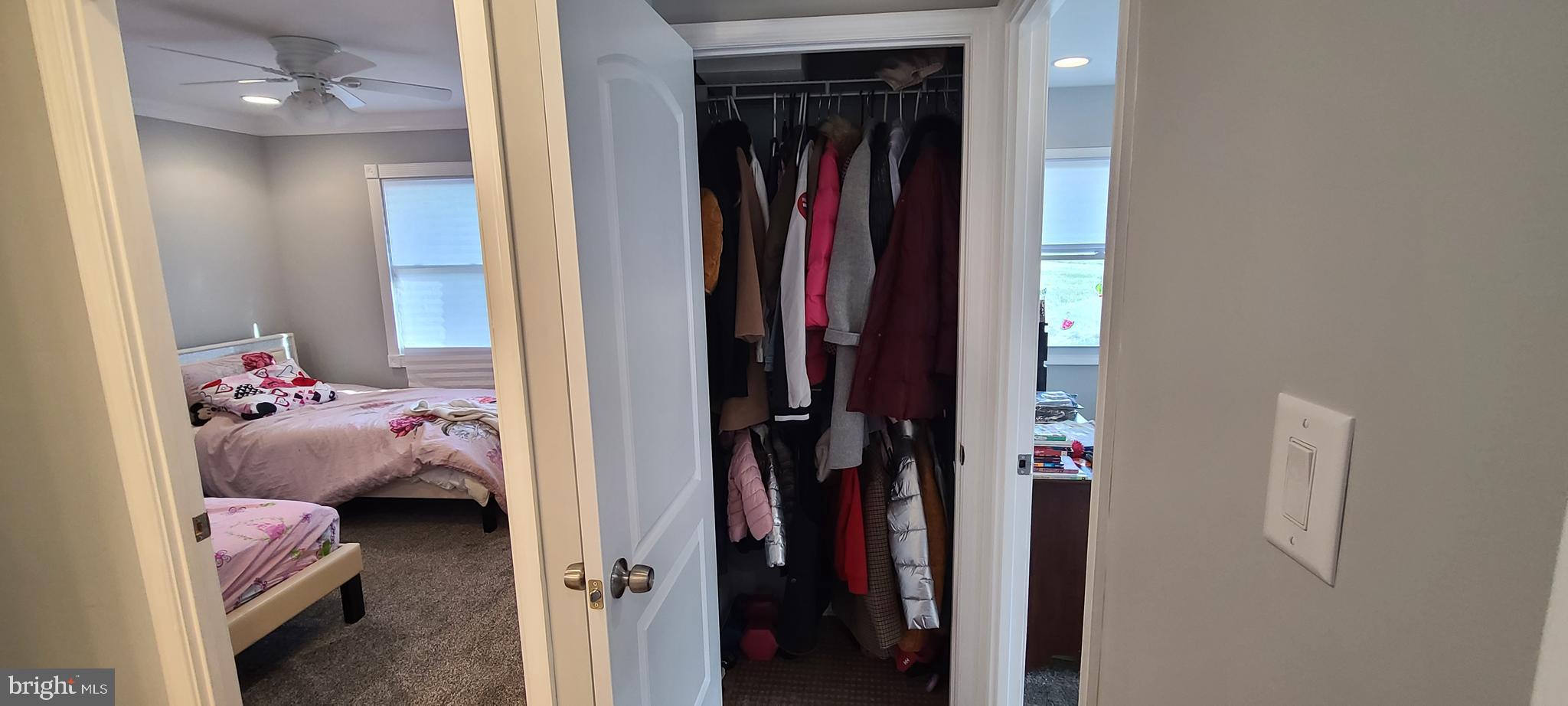 WHITE HALL - Residential