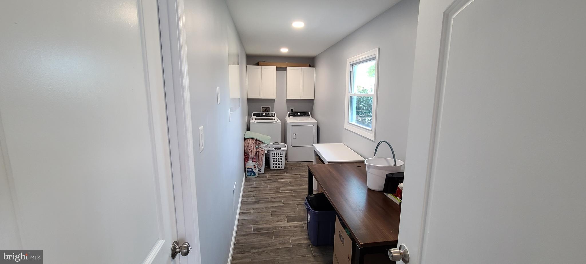 WHITE HALL - Residential