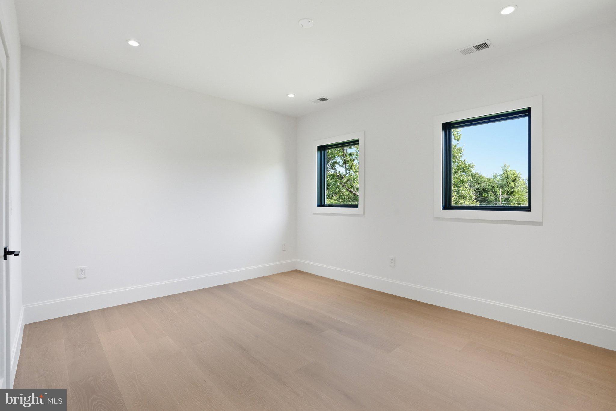 PIMMIT HILLS - Residential