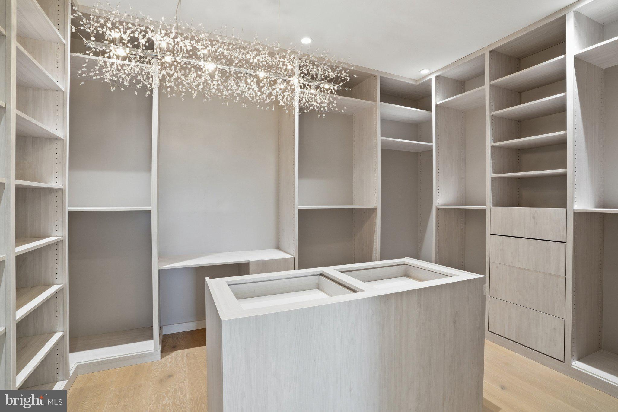 PIMMIT HILLS - Residential