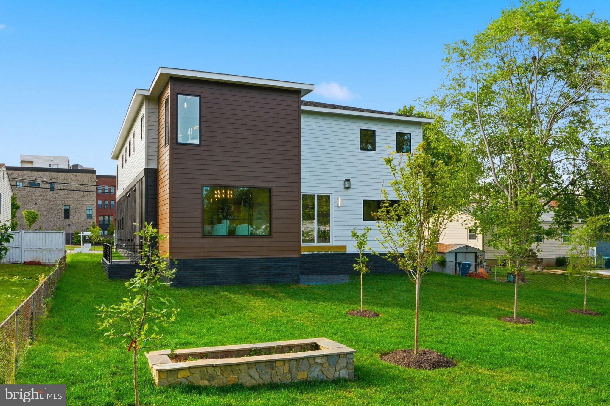 PIMMIT HILLS - Residential