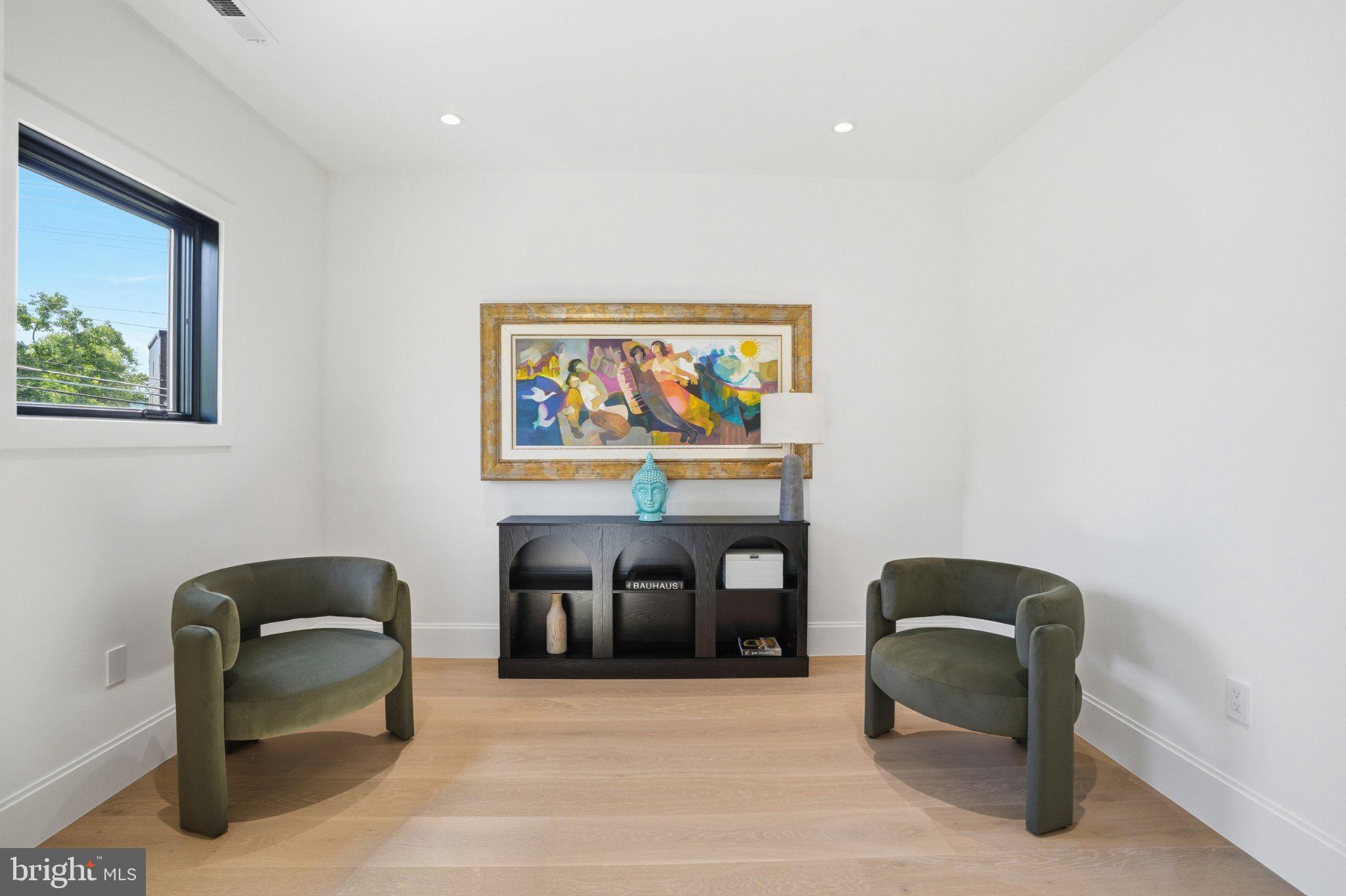 PIMMIT HILLS - Residential