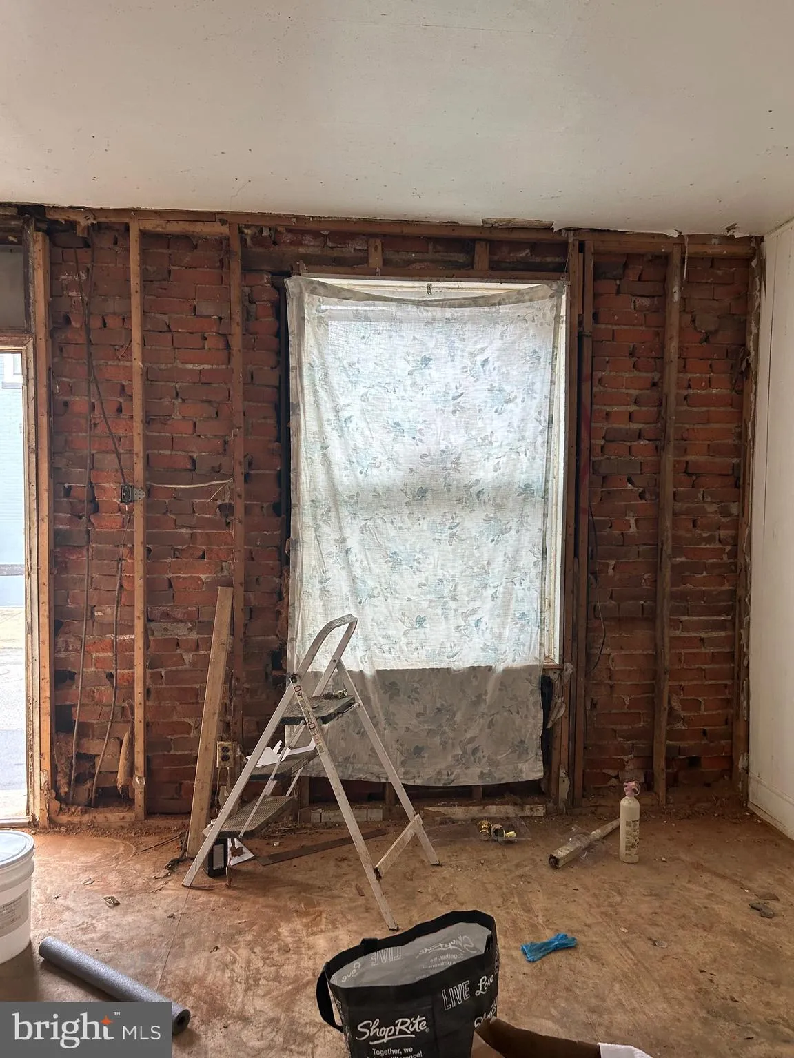 Philadelphia, Pennsylvania 19132, United States, 2 Bedrooms Bedrooms, ,1 BathroomBathrooms,Residential,Contingent,43302