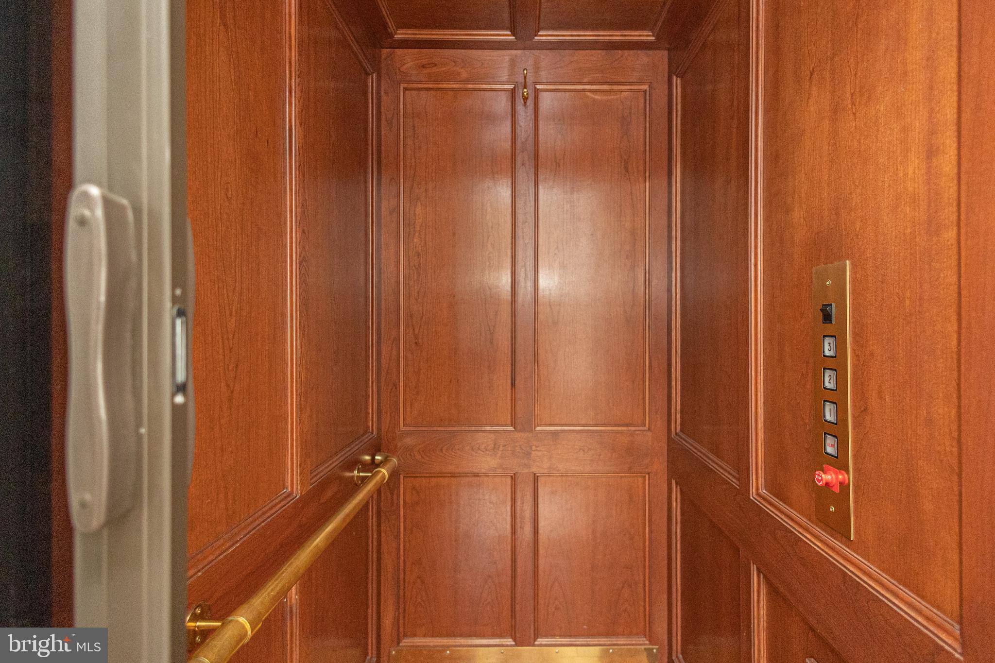 WASHINGTON MDWS - Residential