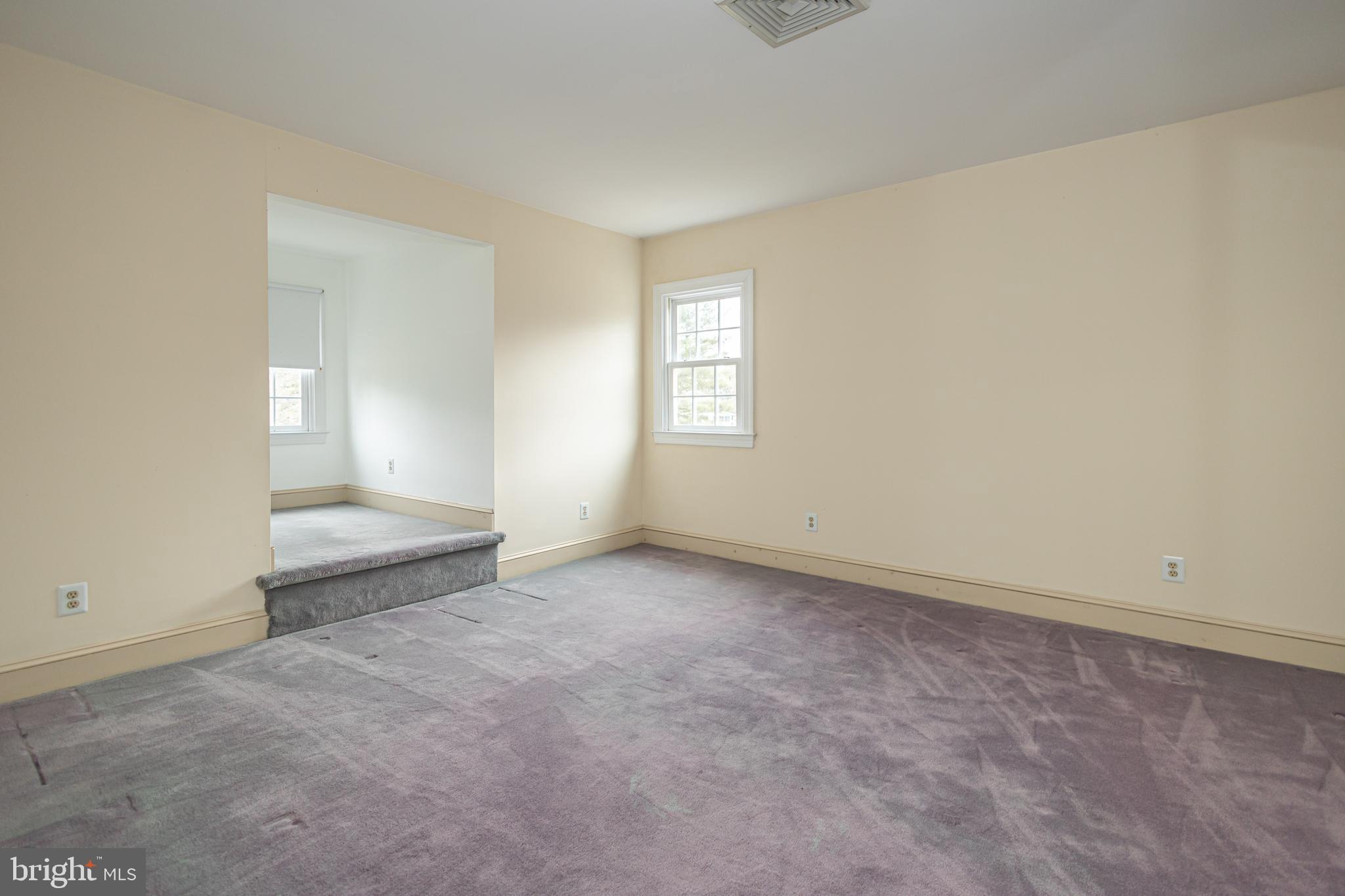 WASHINGTON MDWS - Residential