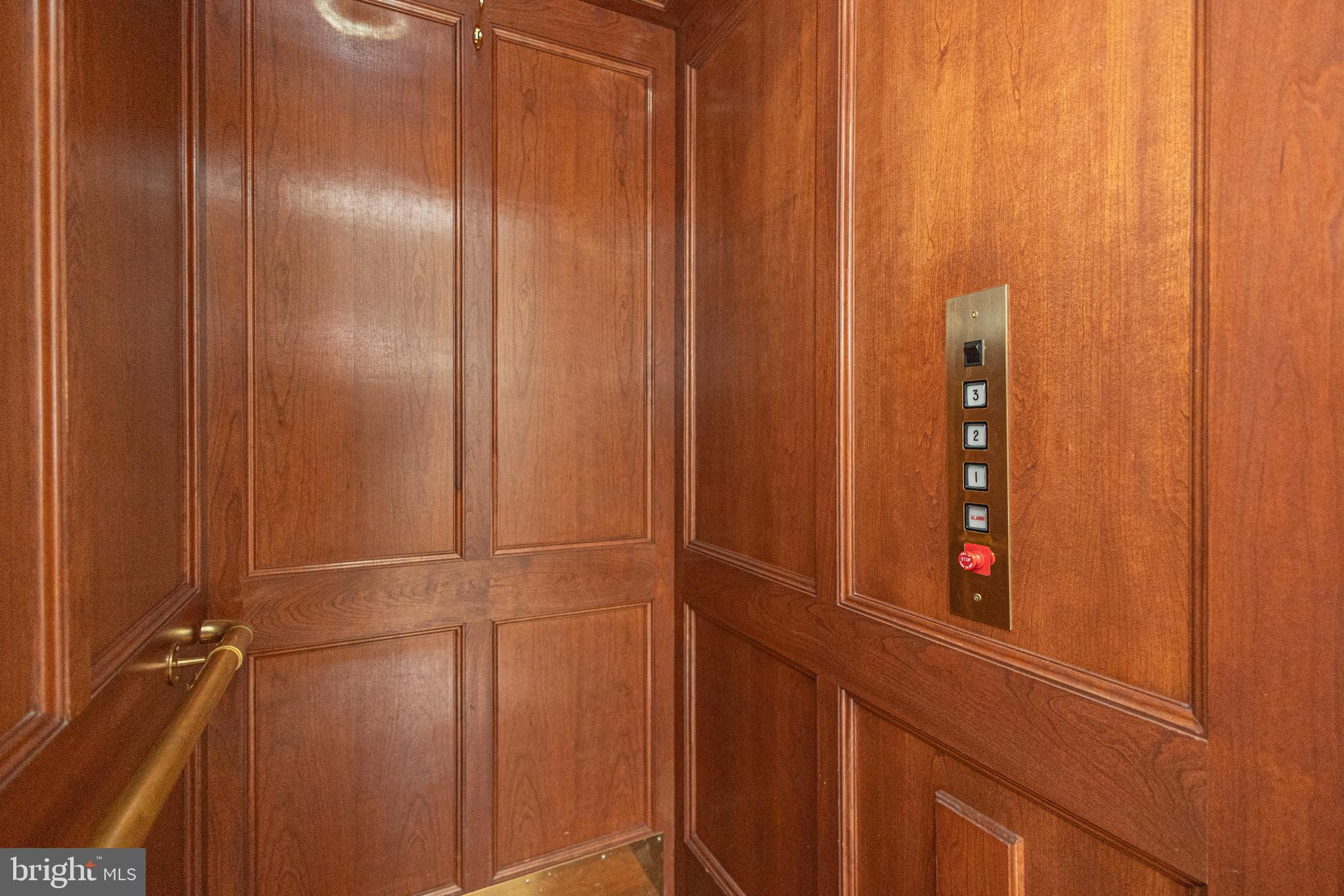 WASHINGTON MDWS - Residential