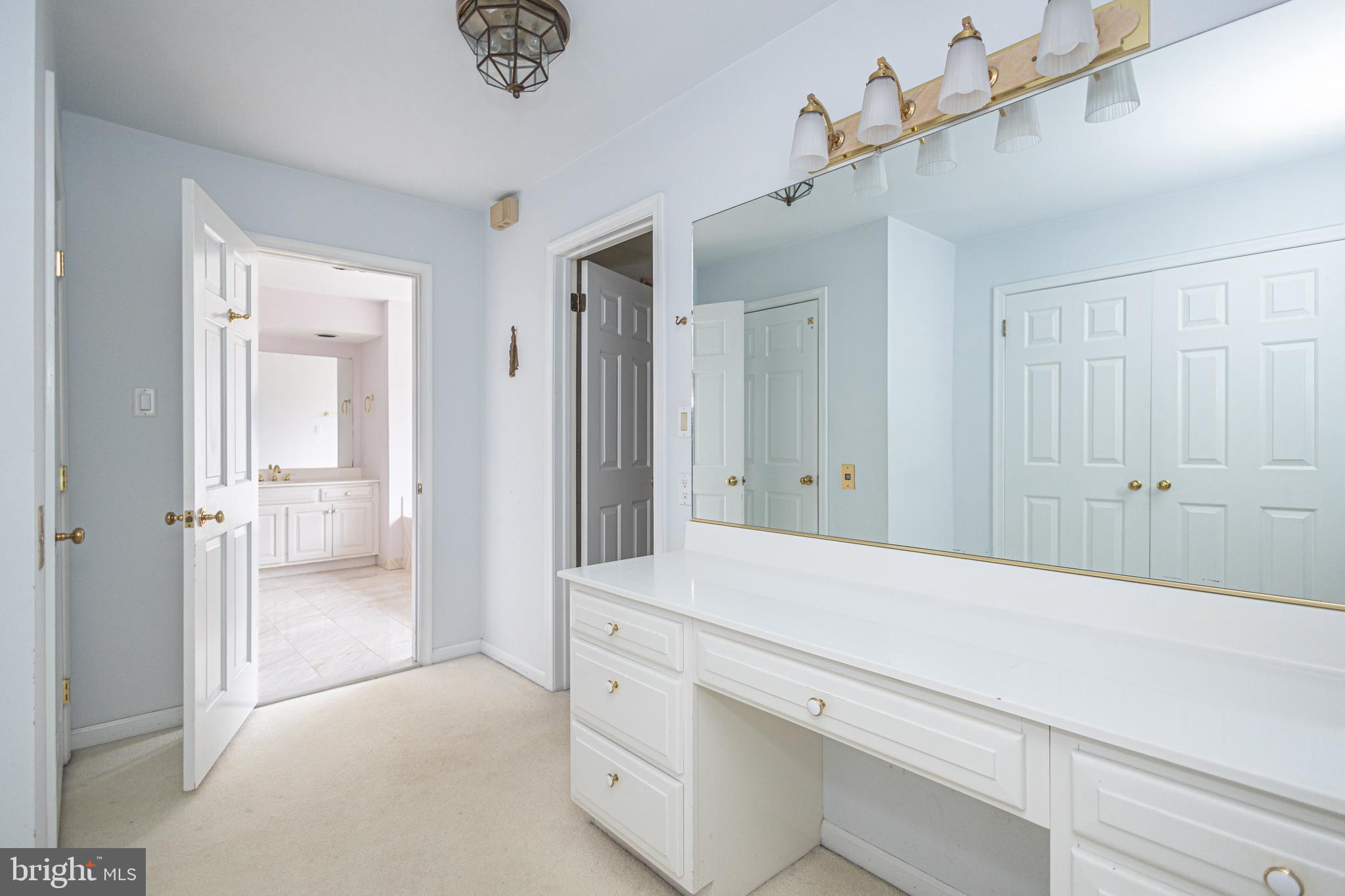 WASHINGTON MDWS - Residential