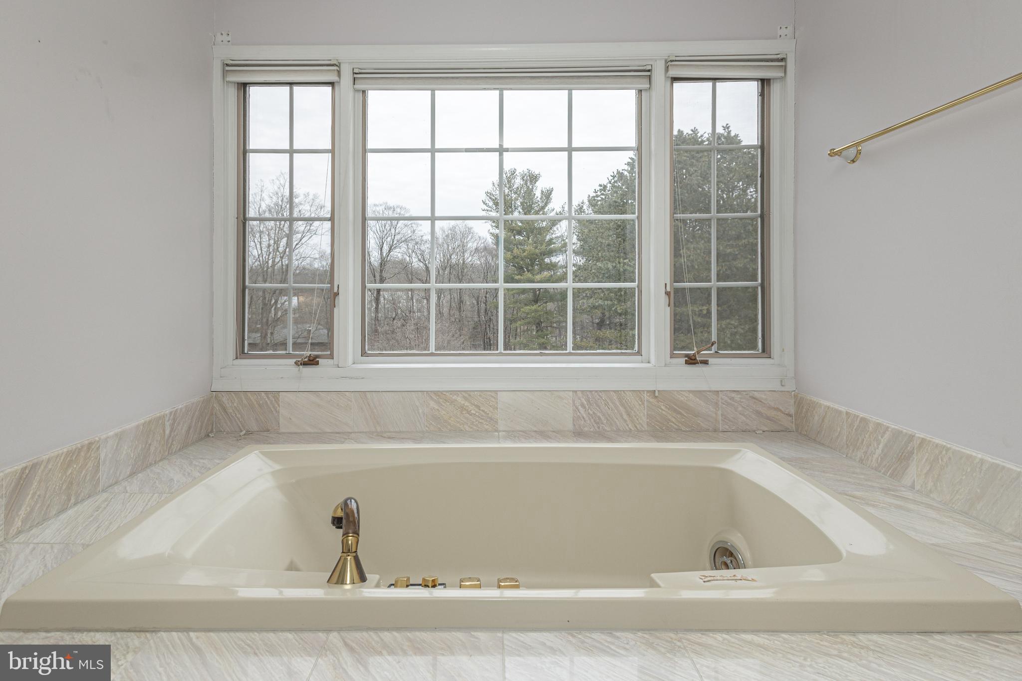 WASHINGTON MDWS - Residential