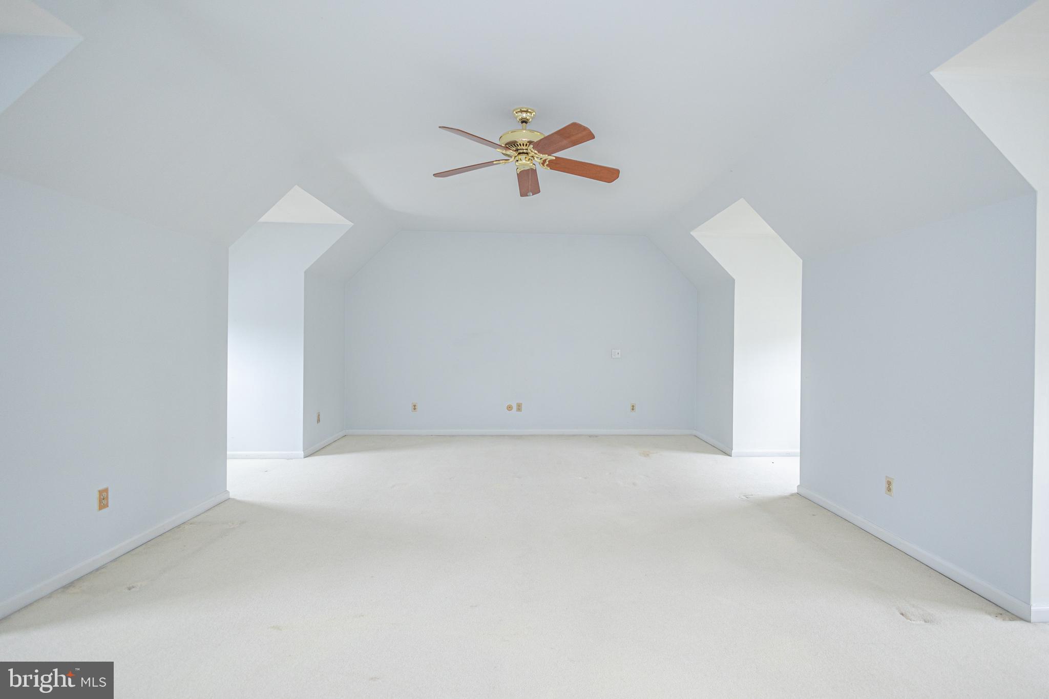 WASHINGTON MDWS - Residential