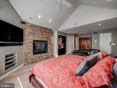 GREY ROCK VILLAS - Residential Lease