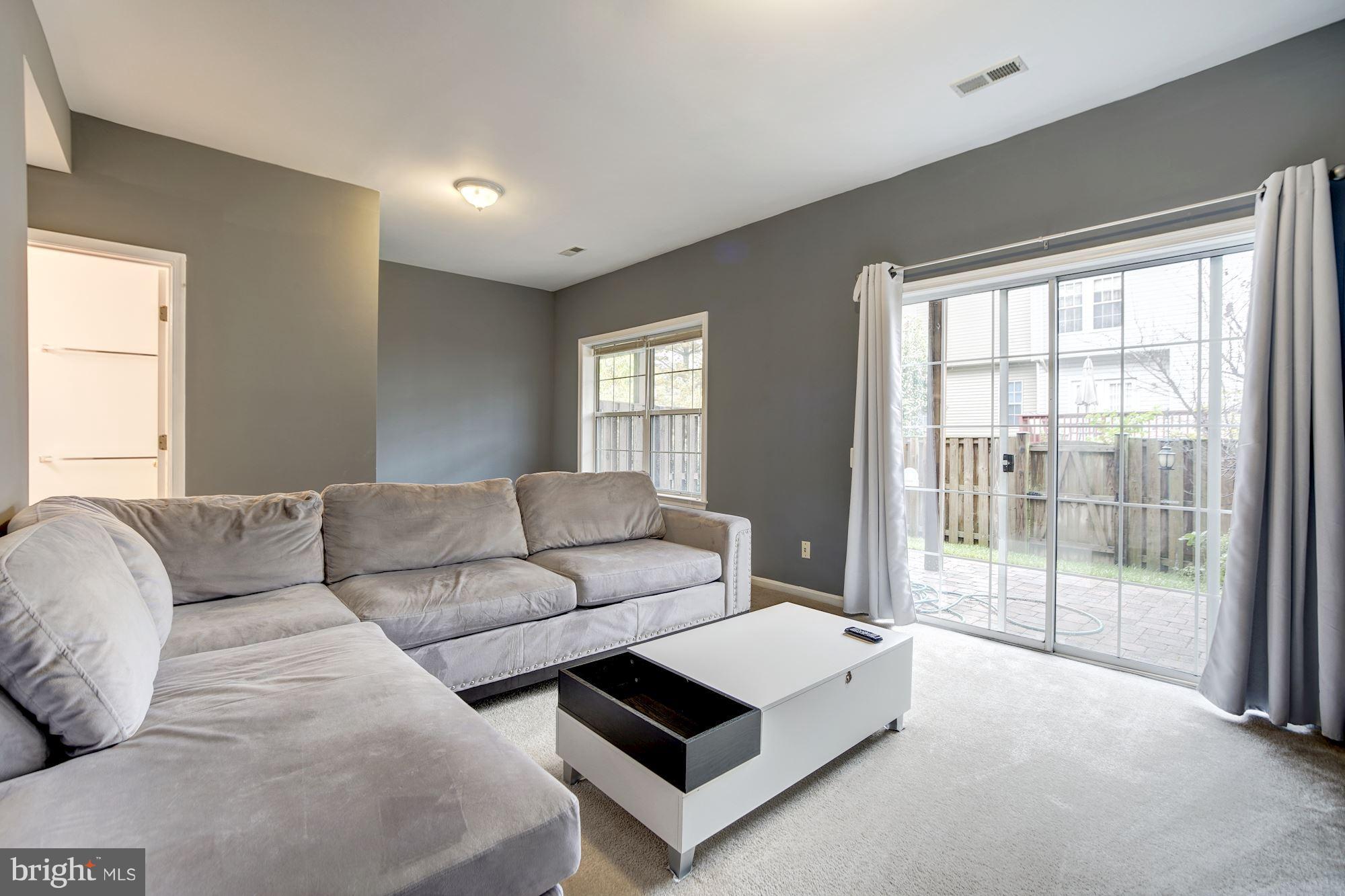 ISLAND CREEK - Residential