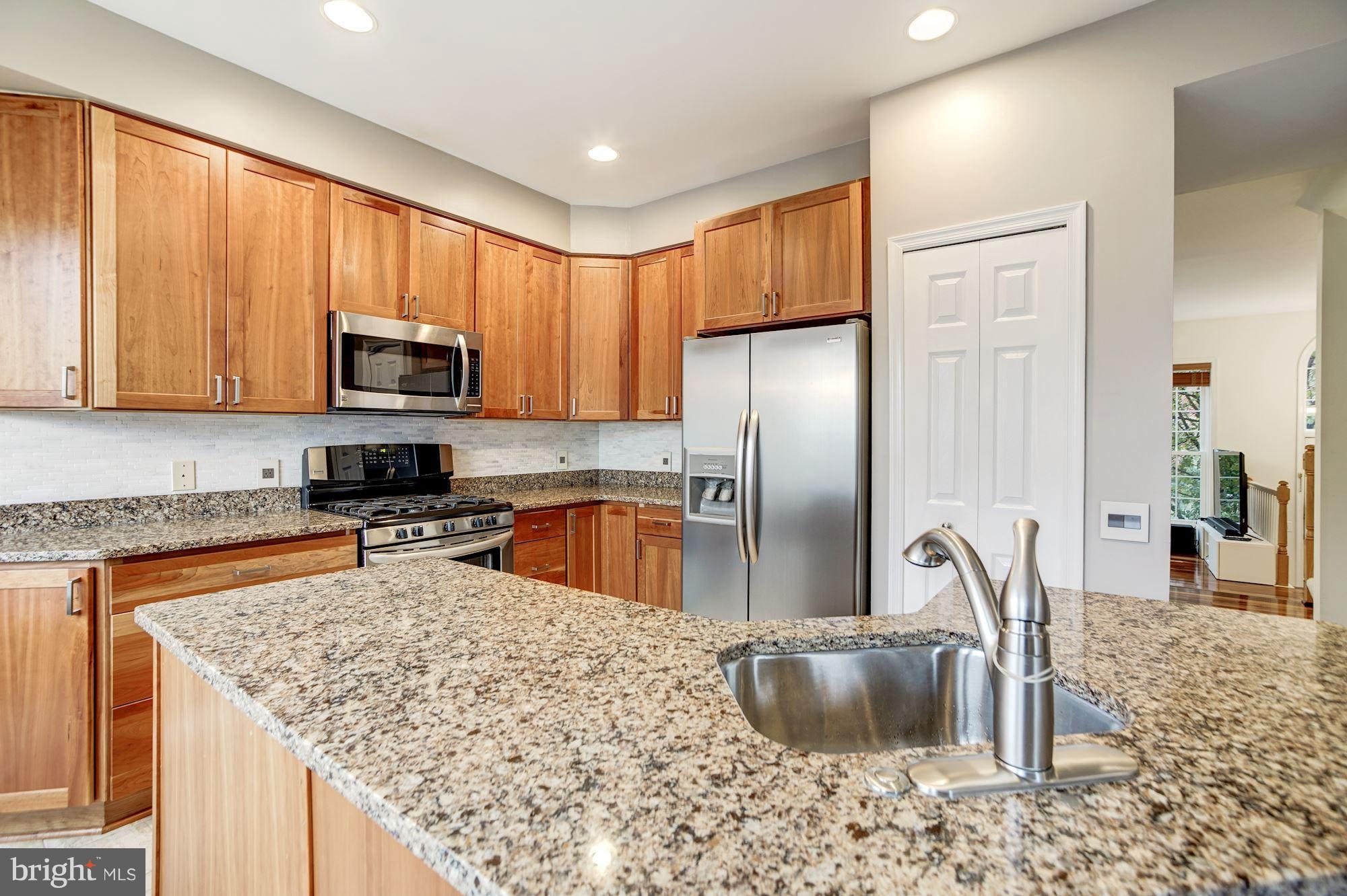 ISLAND CREEK - Residential