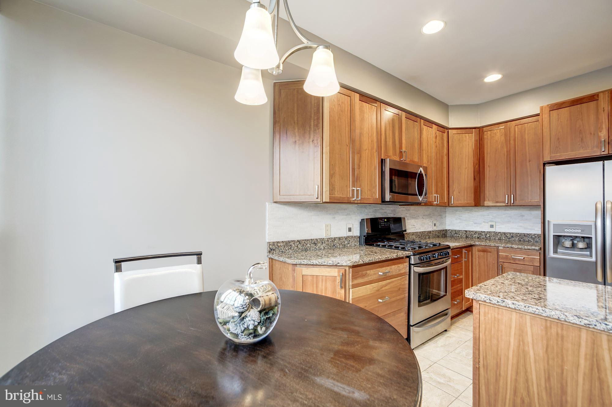 ISLAND CREEK - Residential