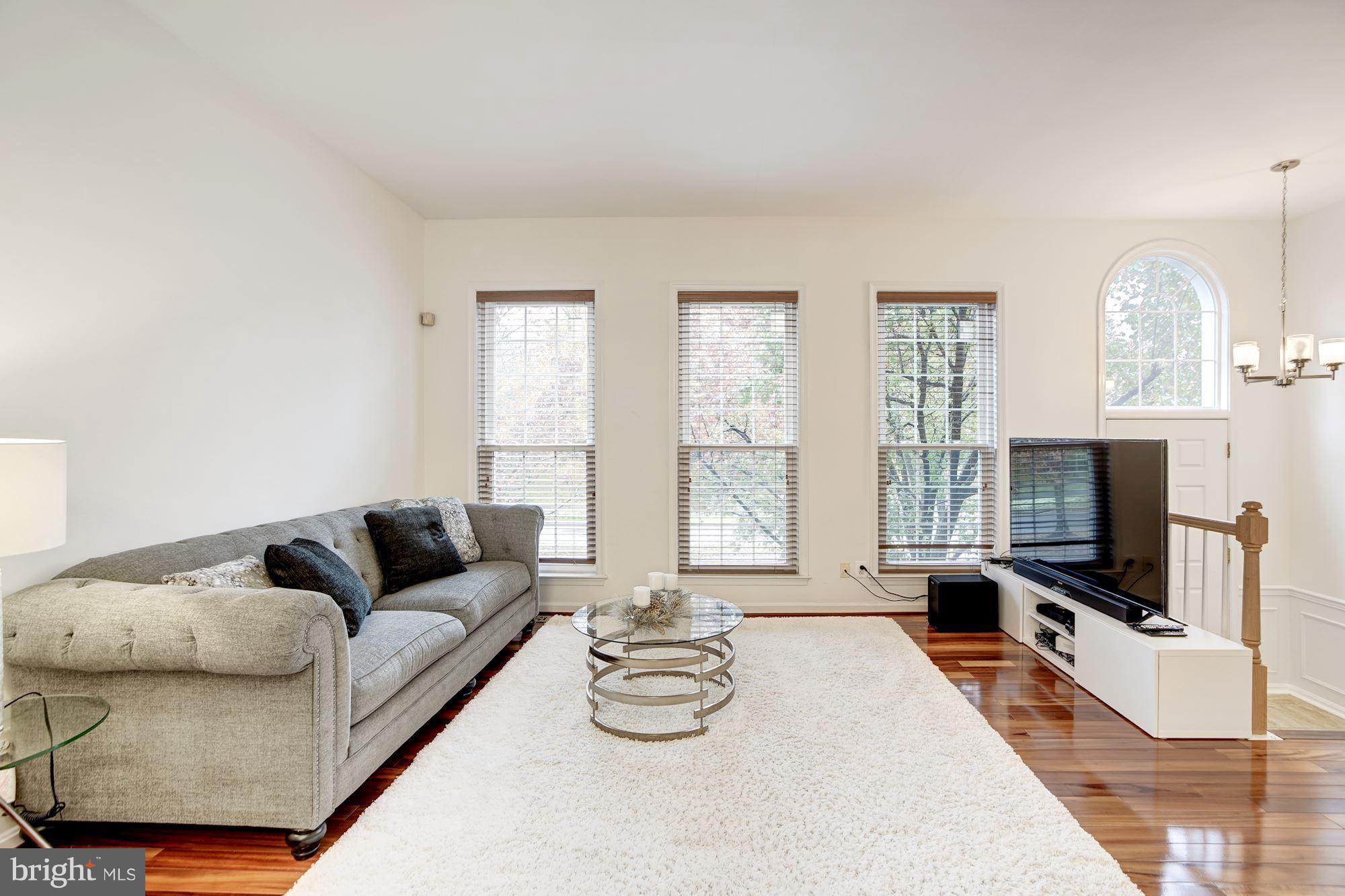 ISLAND CREEK - Residential