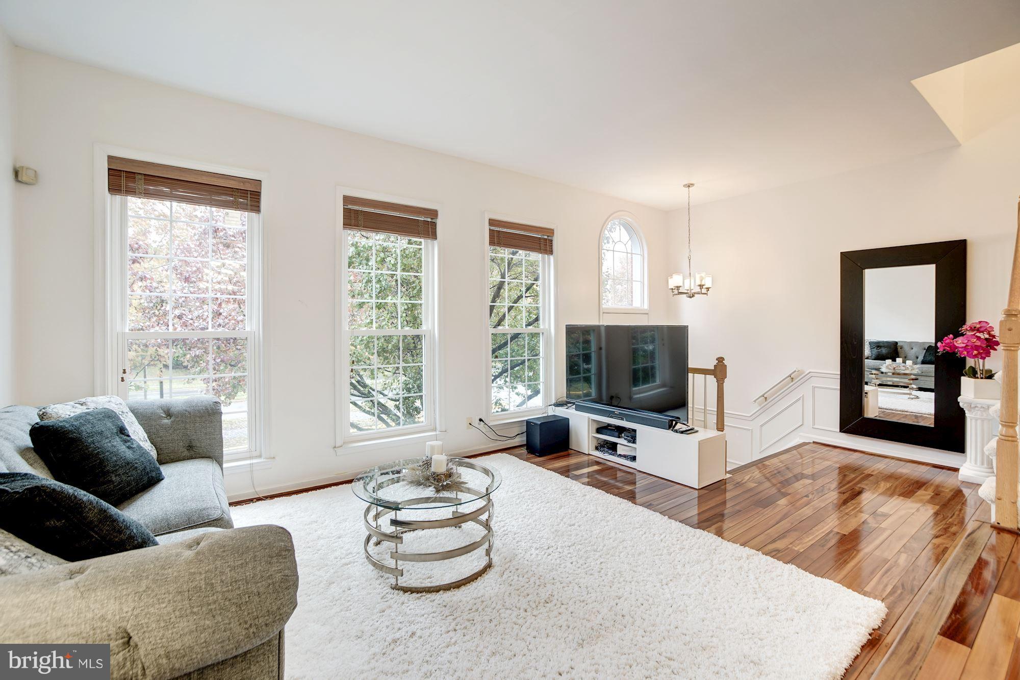 ISLAND CREEK - Residential