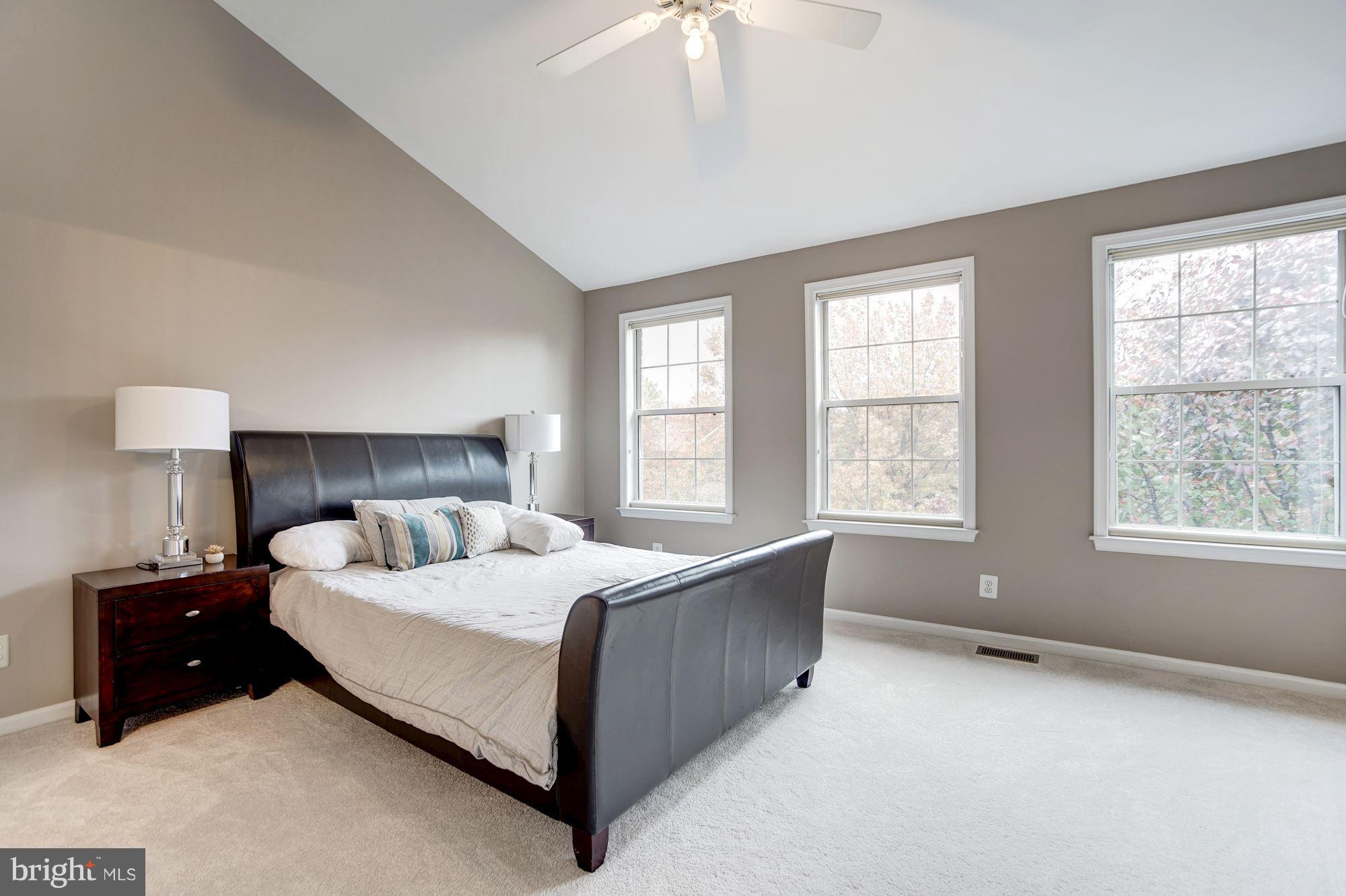 ISLAND CREEK - Residential