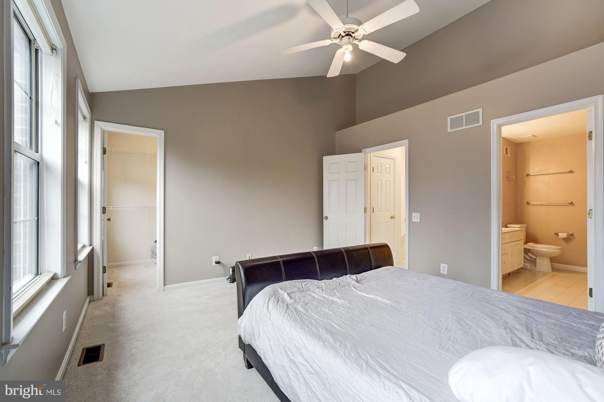 ISLAND CREEK - Residential