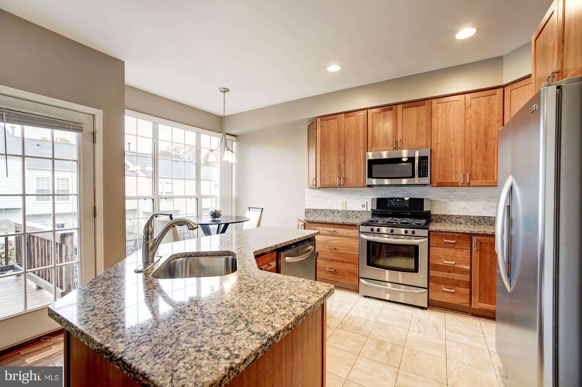 ISLAND CREEK - Residential