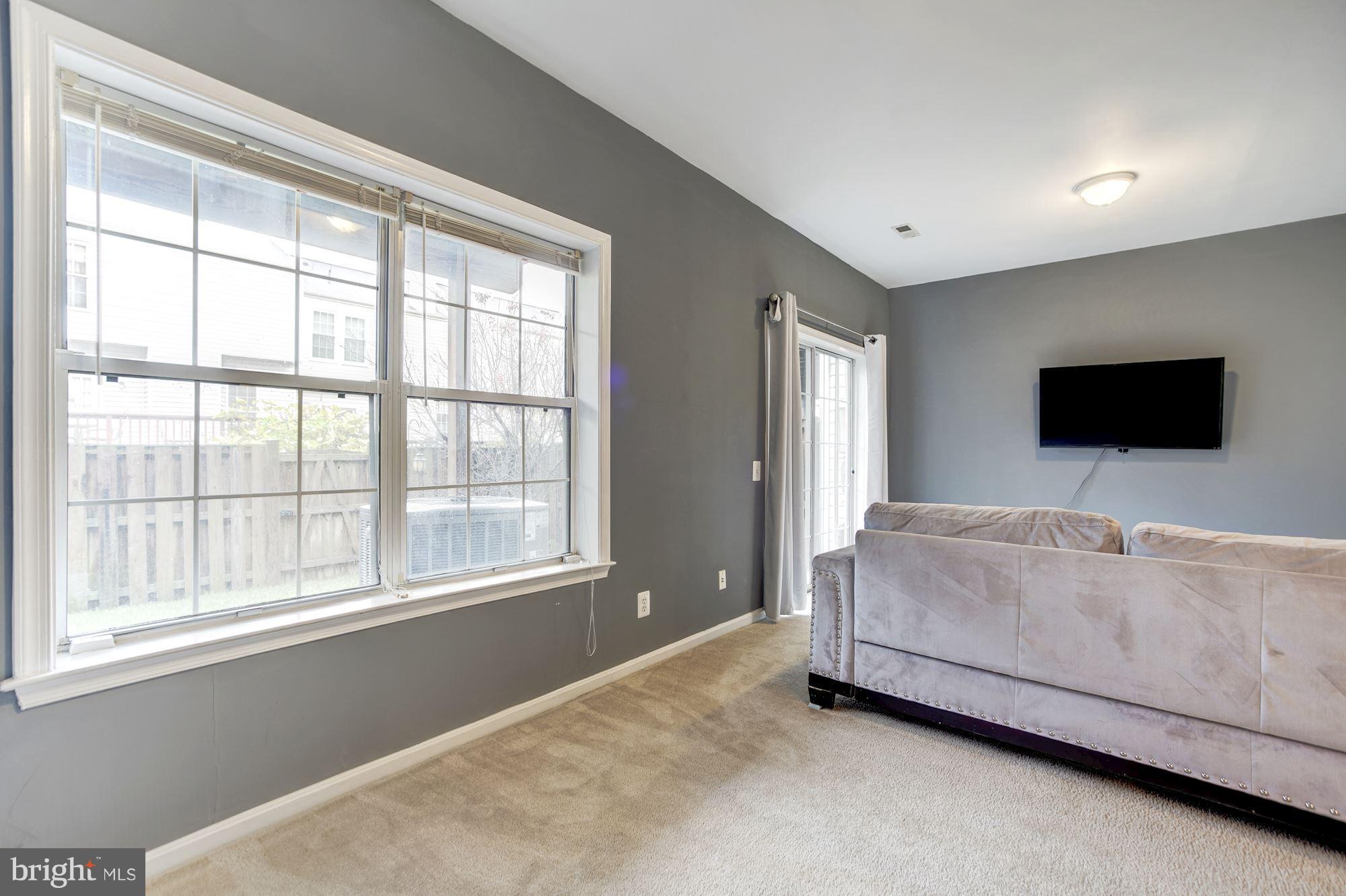 ISLAND CREEK - Residential