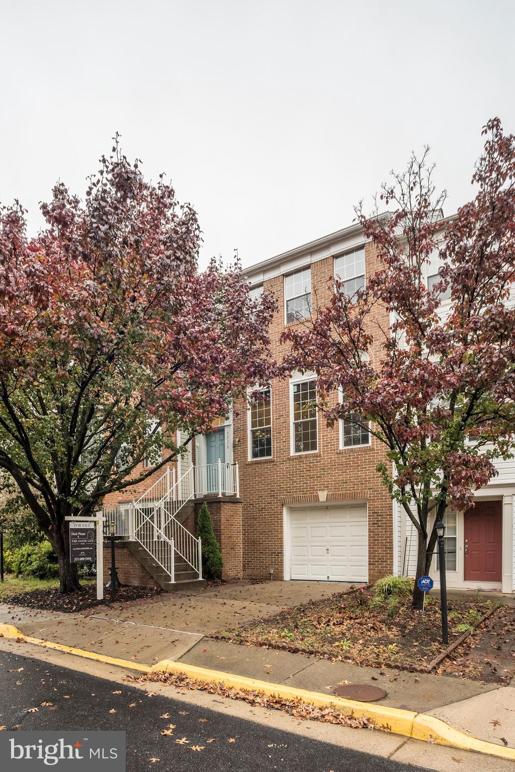 ISLAND CREEK - Residential