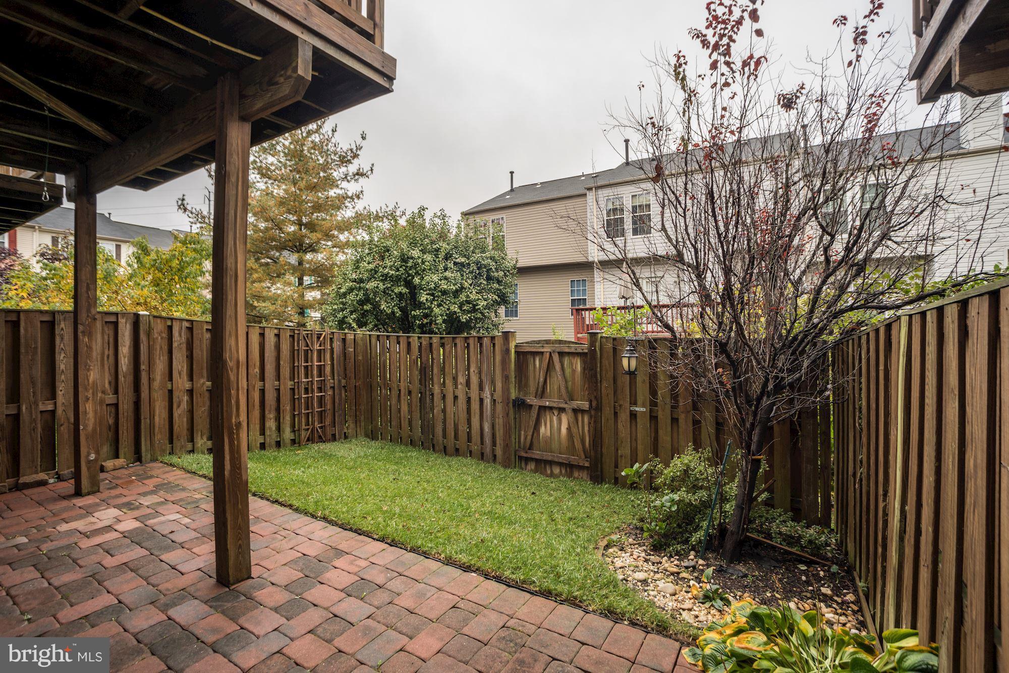 ISLAND CREEK - Residential