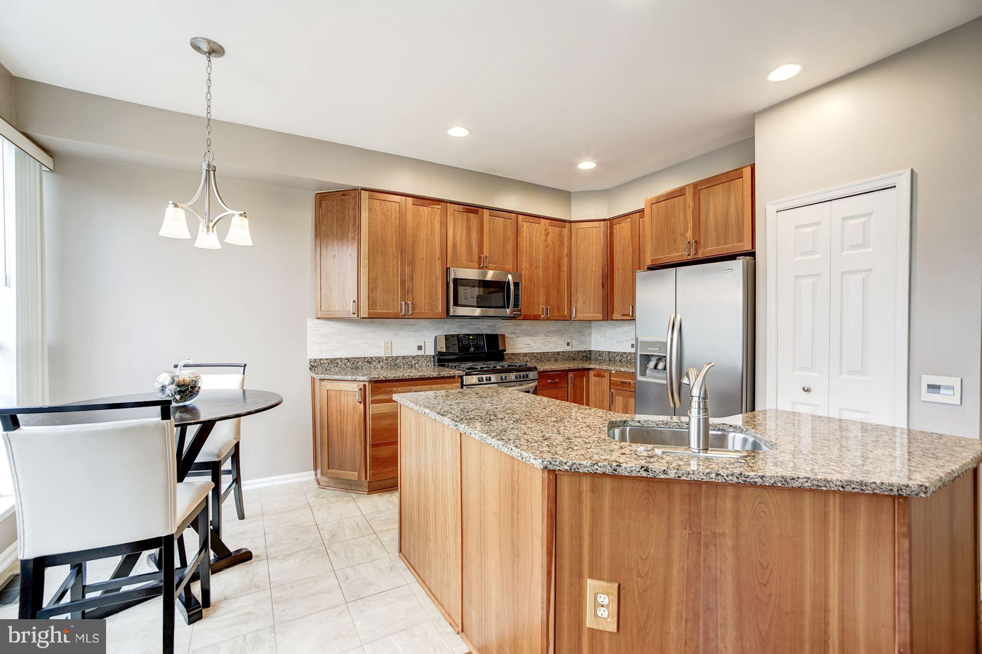 ISLAND CREEK - Residential