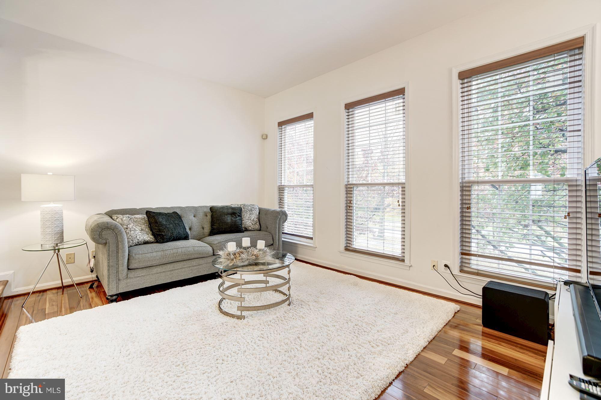 ISLAND CREEK - Residential