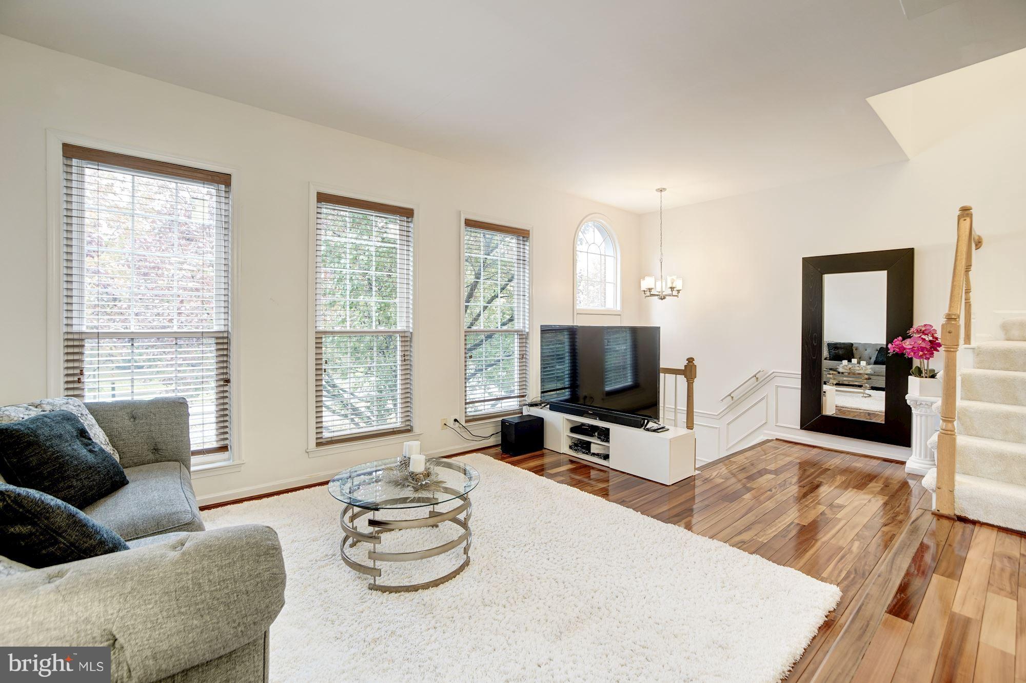 ISLAND CREEK - Residential