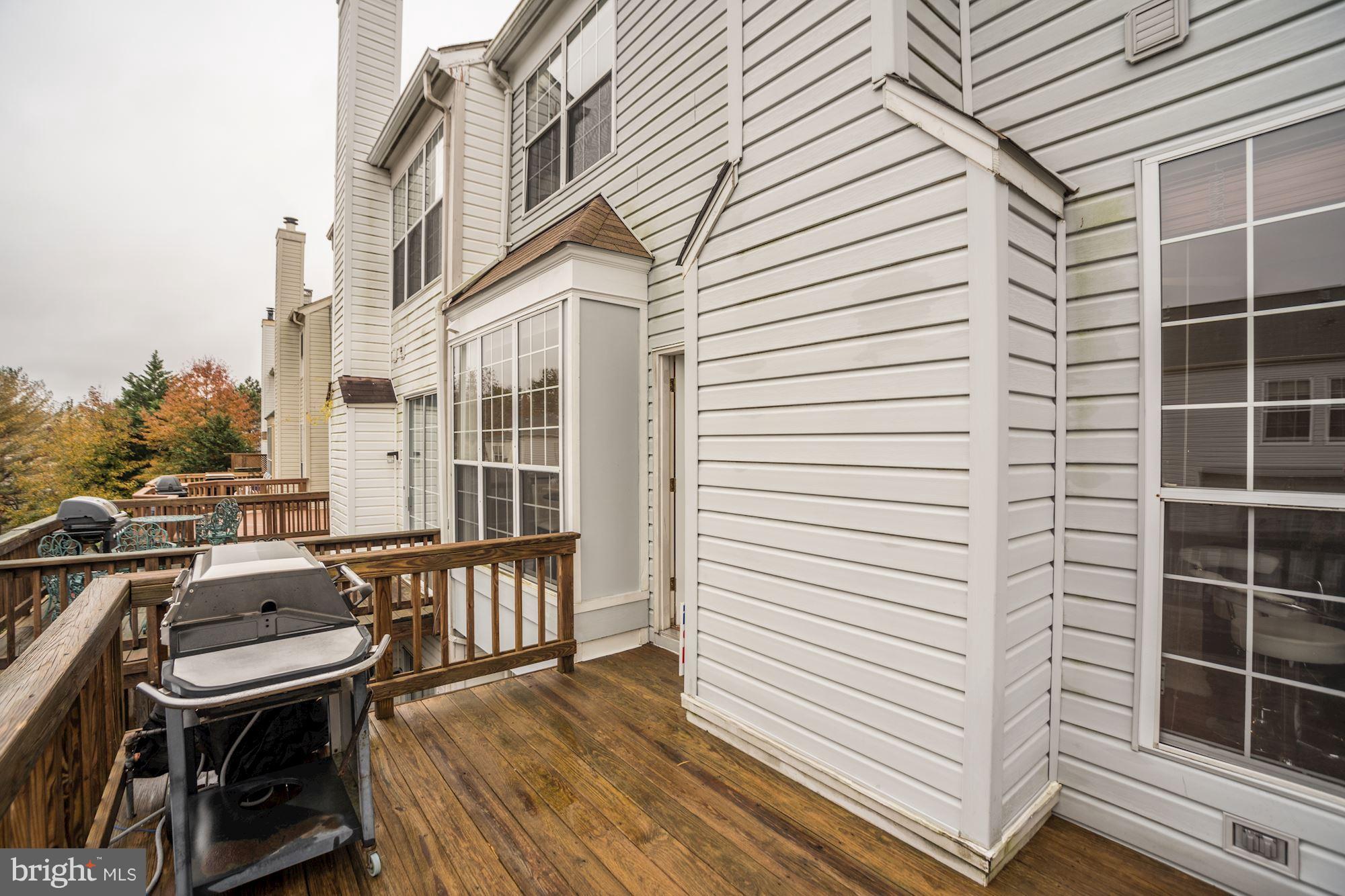 ISLAND CREEK - Residential