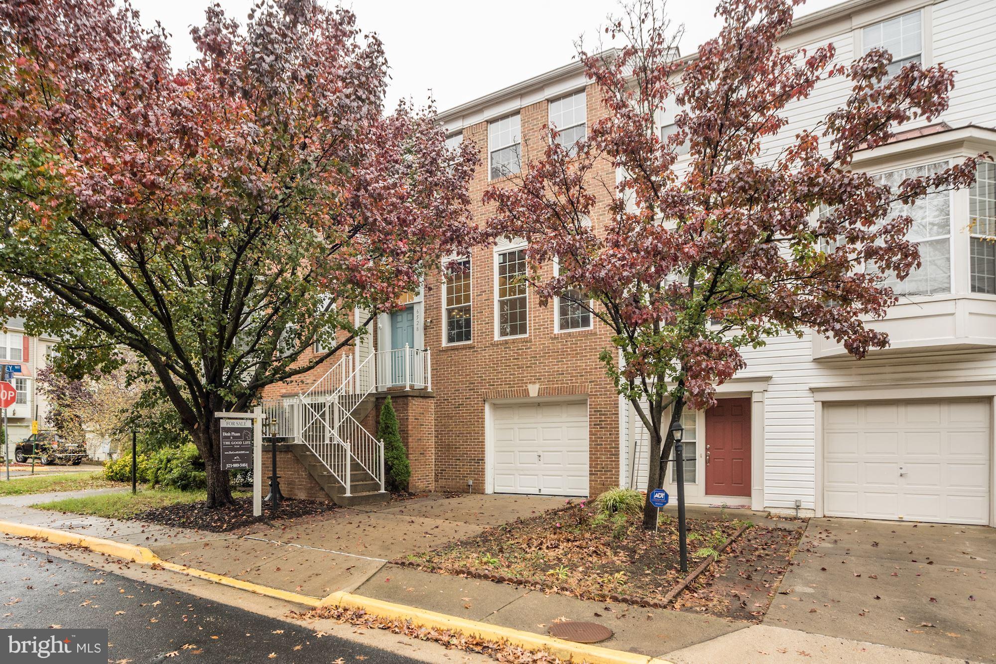 ISLAND CREEK - Residential