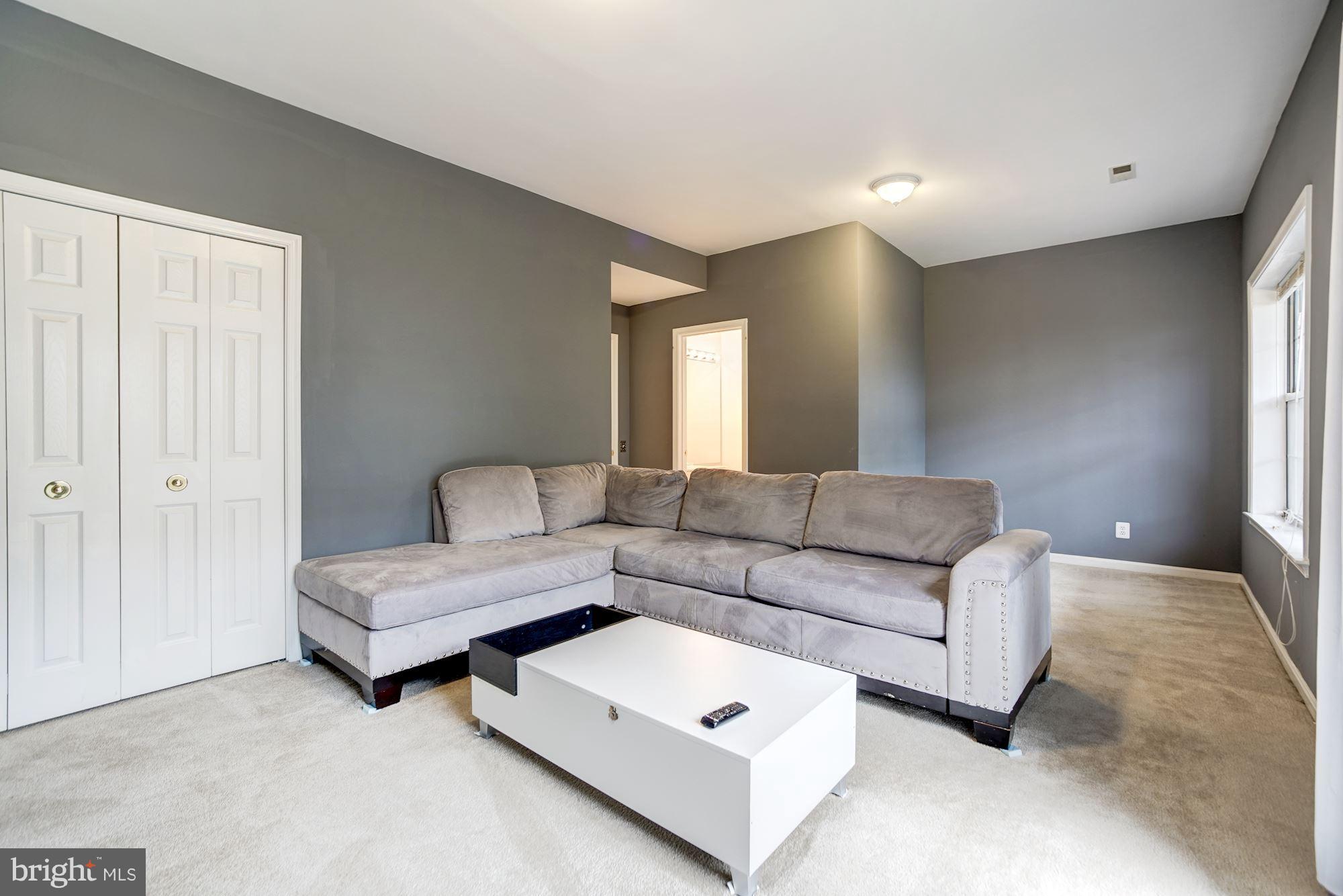 ISLAND CREEK - Residential