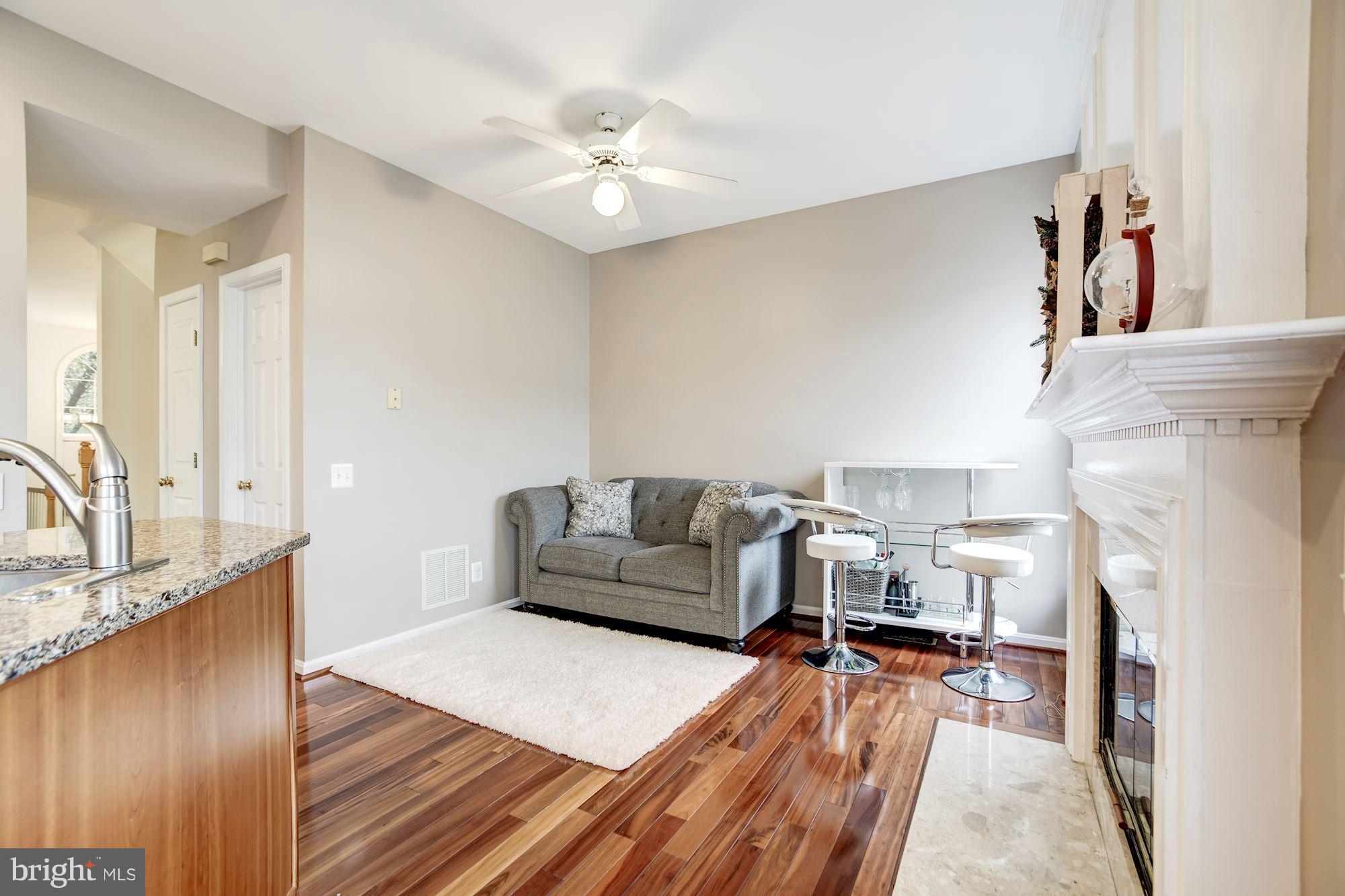 ISLAND CREEK - Residential