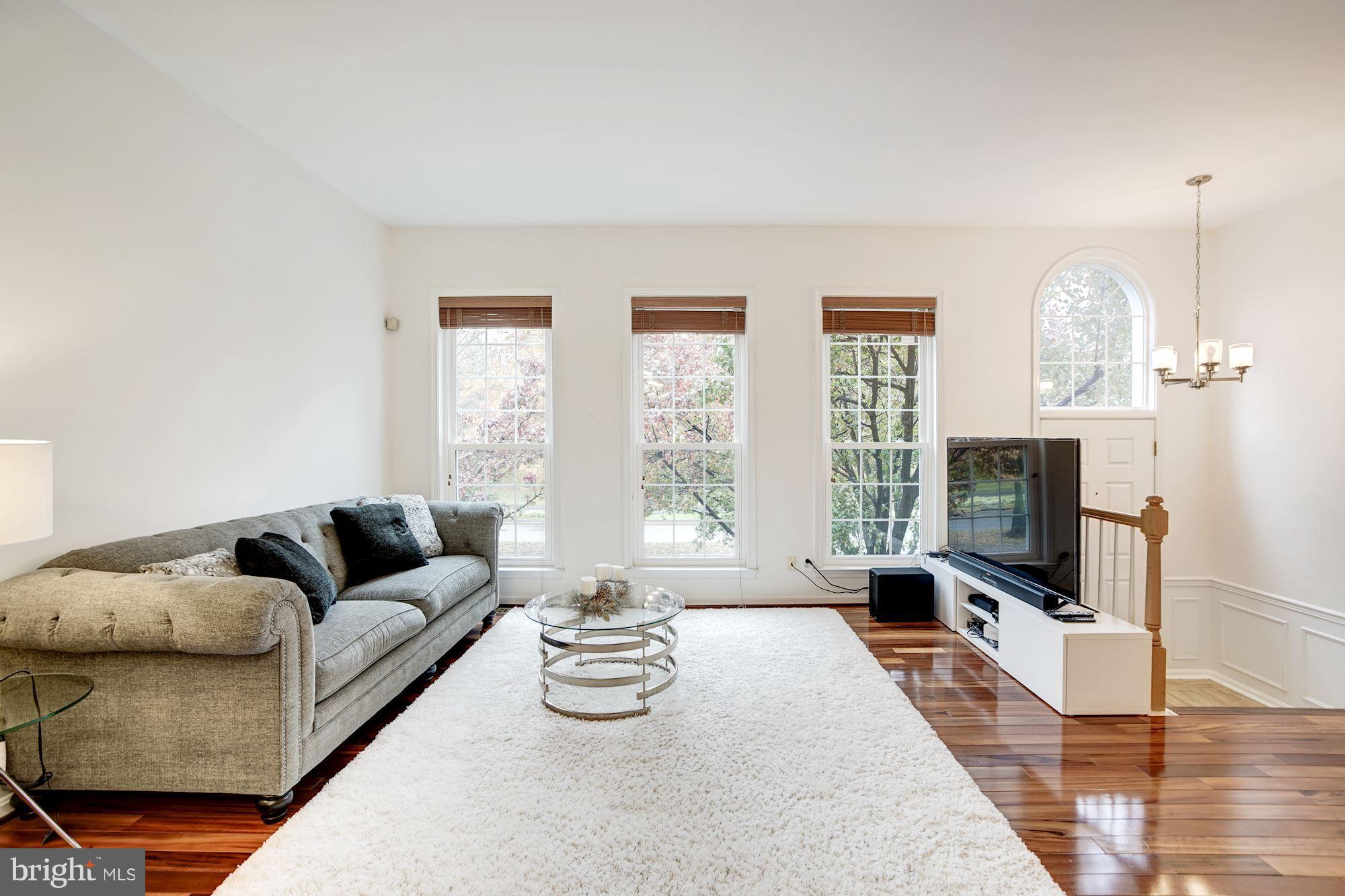 ISLAND CREEK - Residential